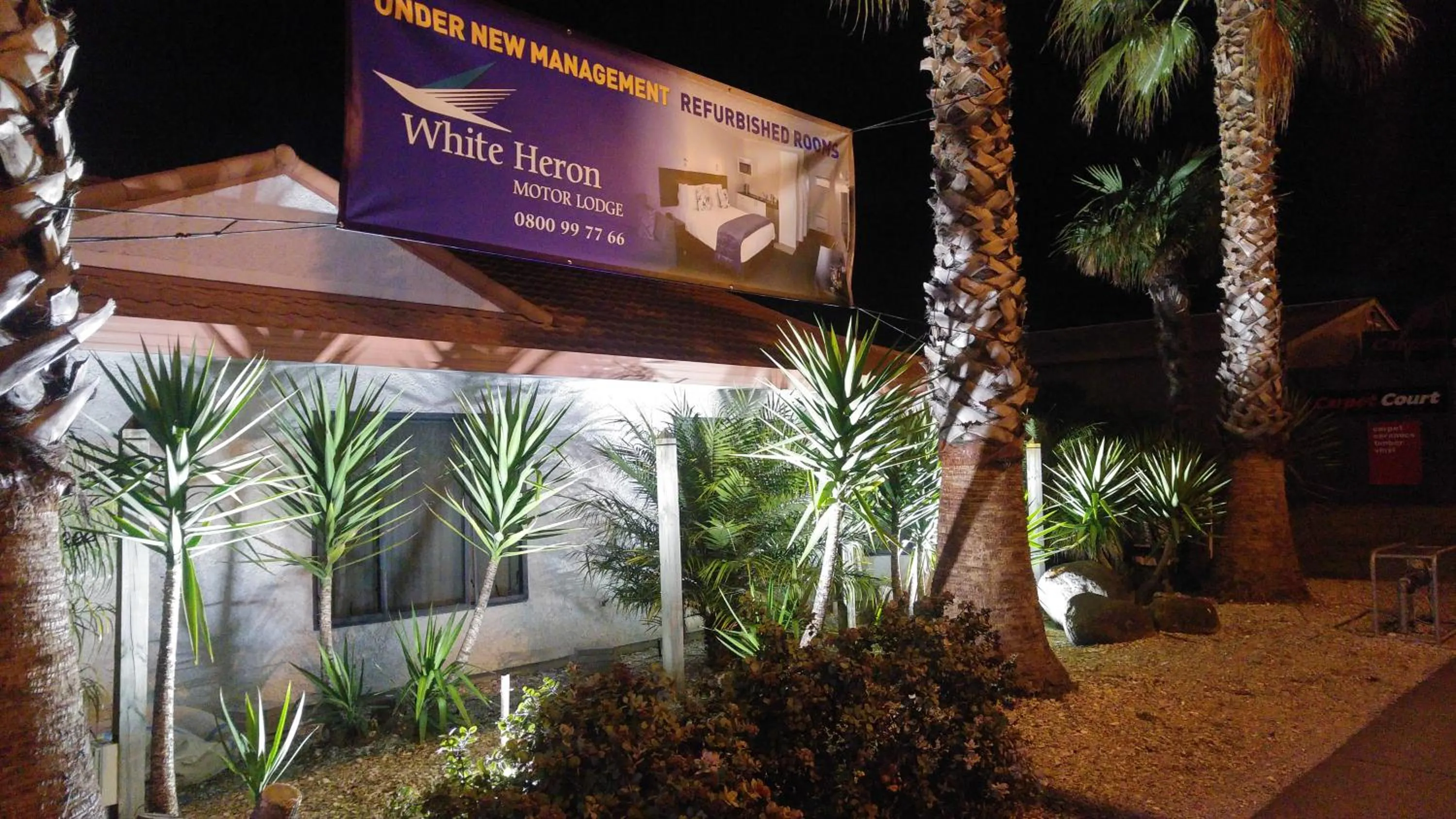 Facade/entrance in White Heron Motor Lodge