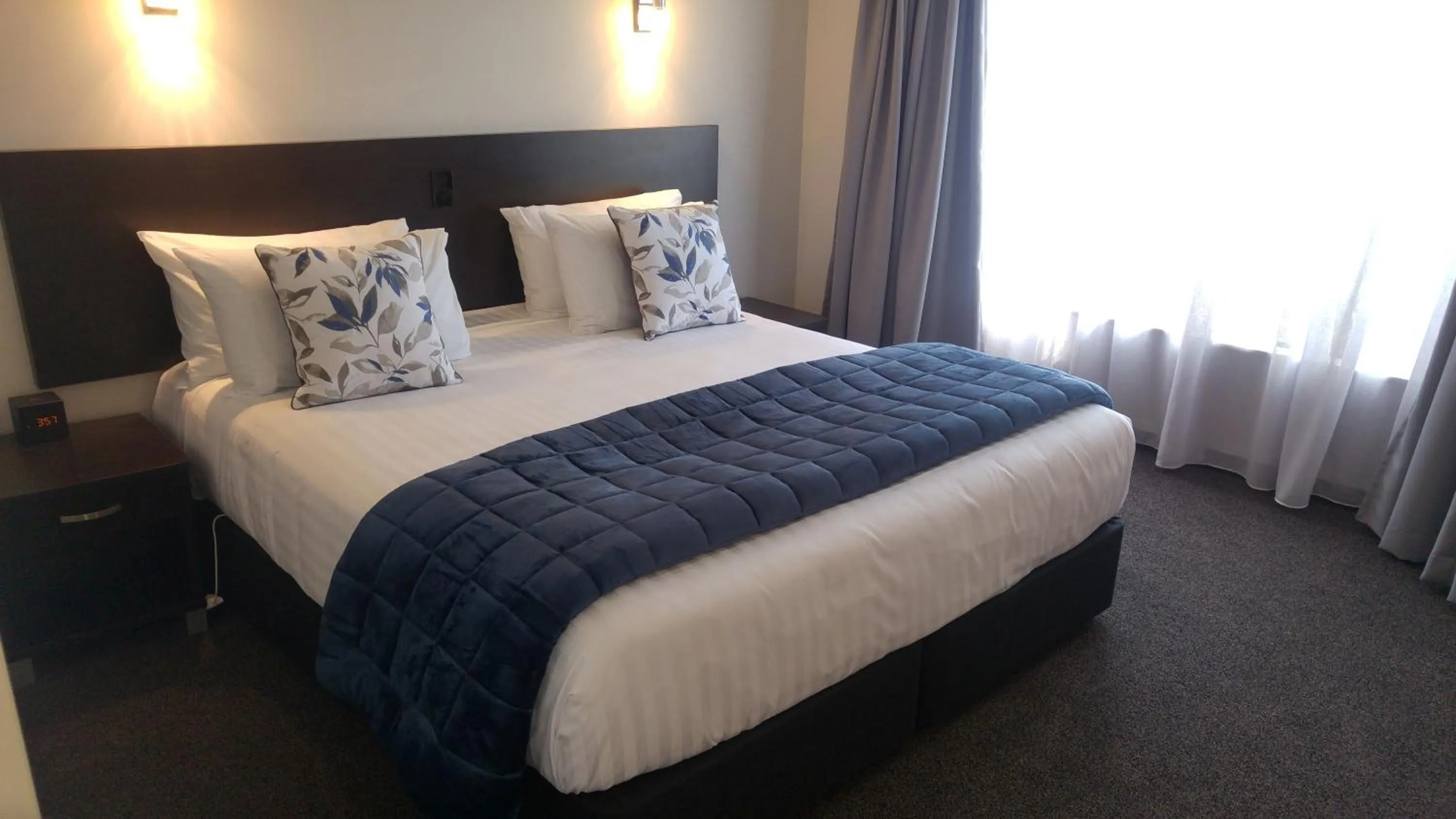 Bedroom, Bed in White Heron Motor Lodge