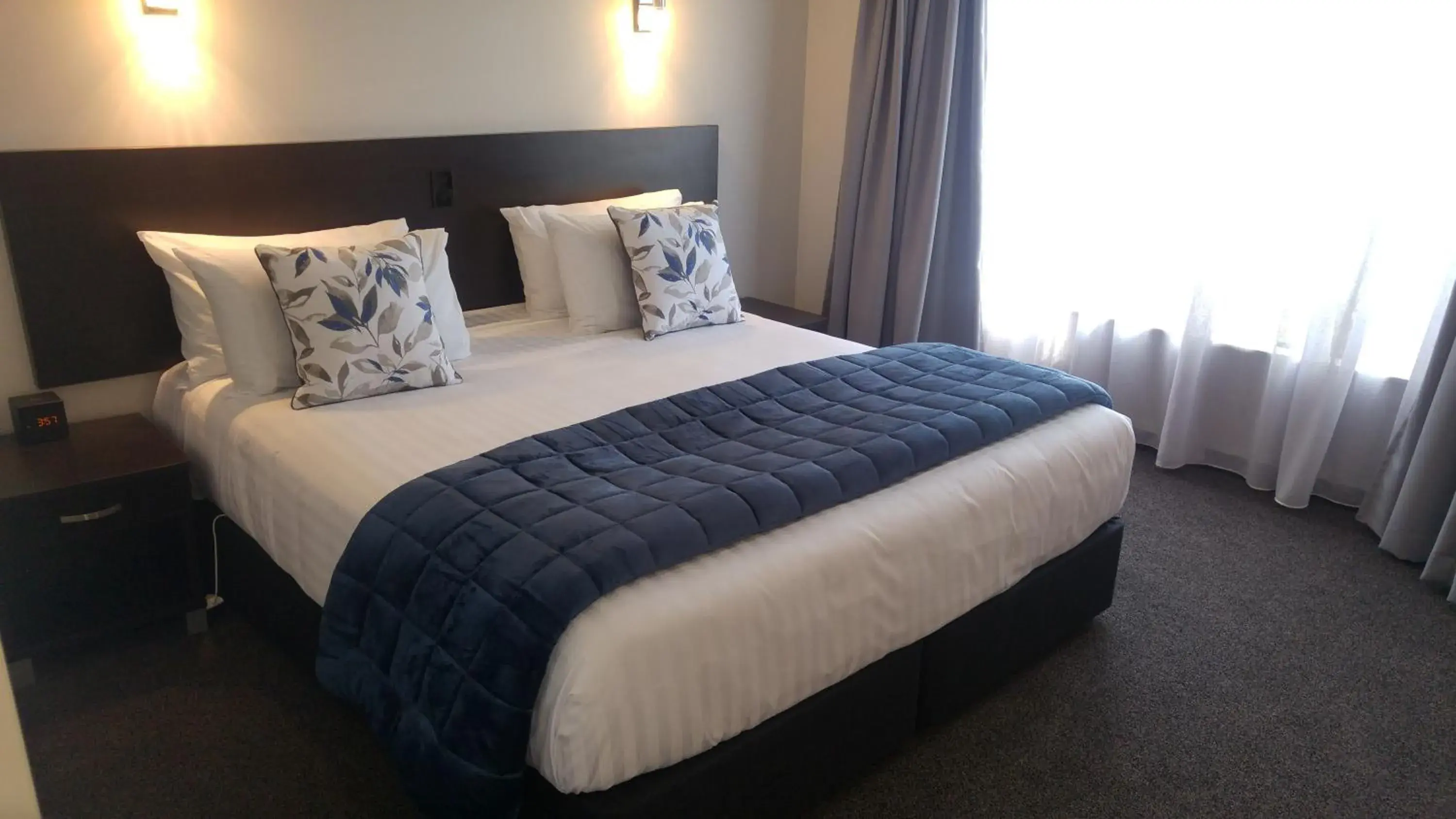 Two-Bedroom Apartment in White Heron Motor Lodge Two-Bedroom Apartment in White Heron Motor Lodge