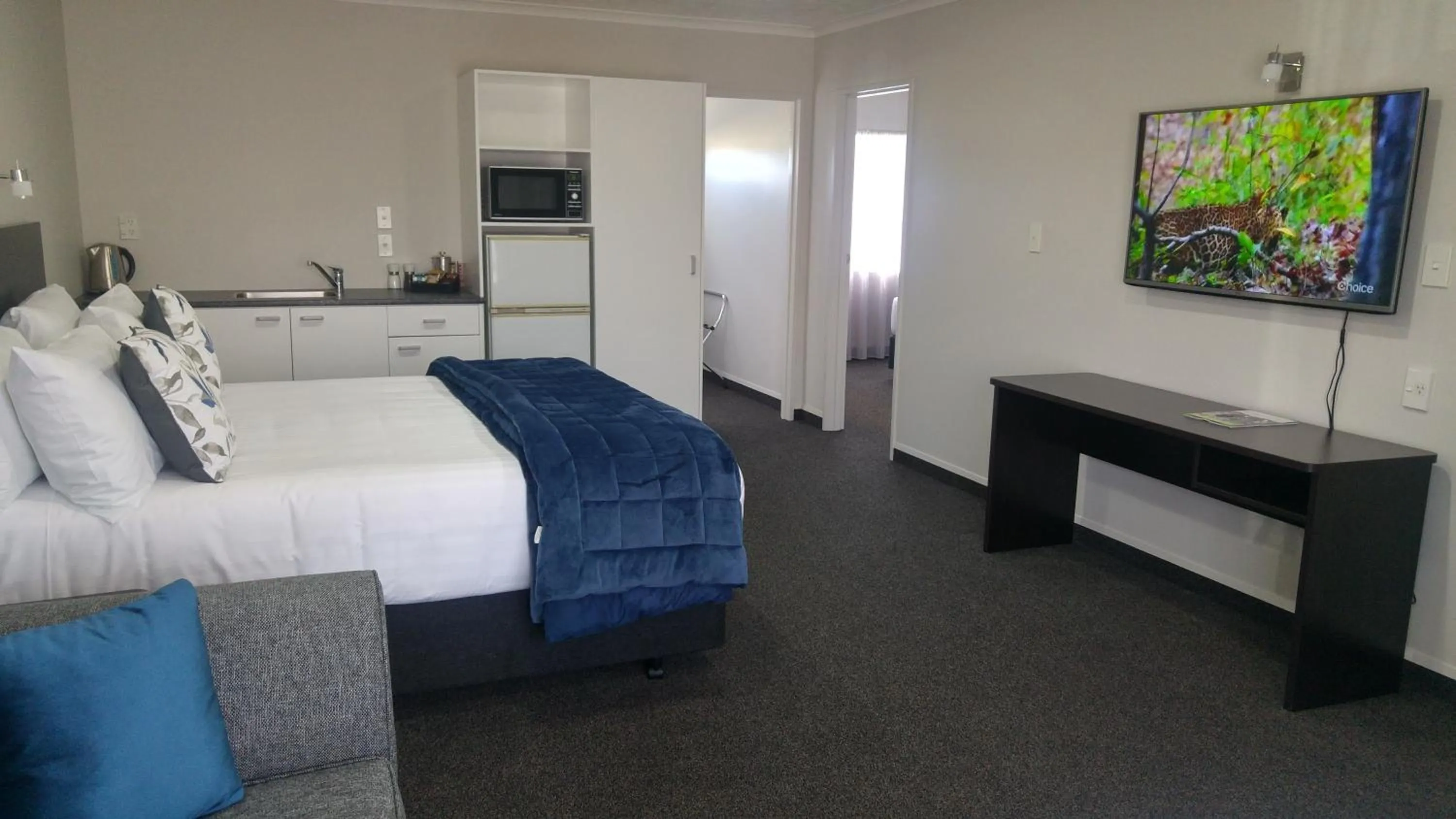 Bedroom, Bed in White Heron Motor Lodge