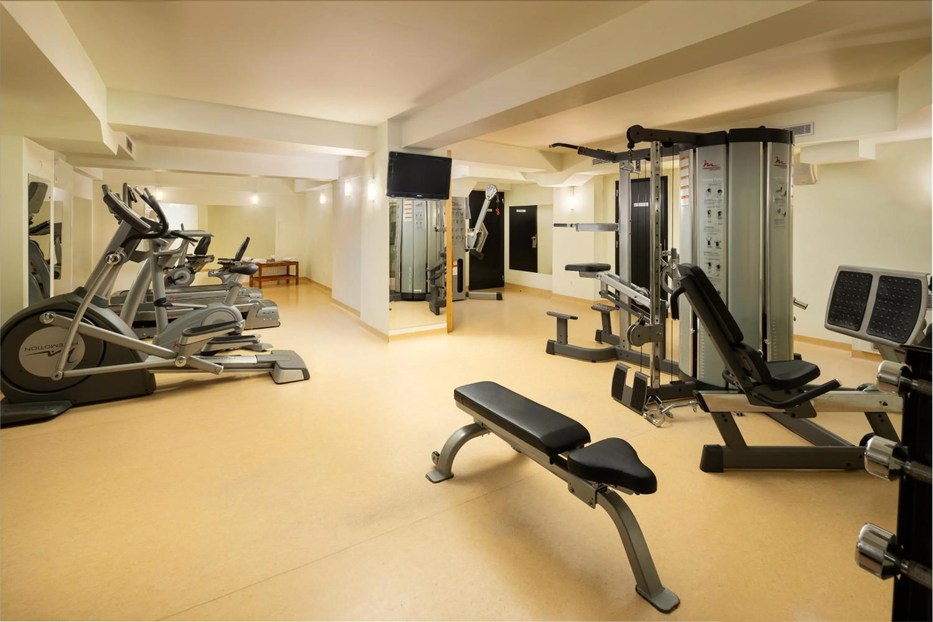 Fitness centre/facilities in Hotel Golden Tulip Ana Tower Sibiu