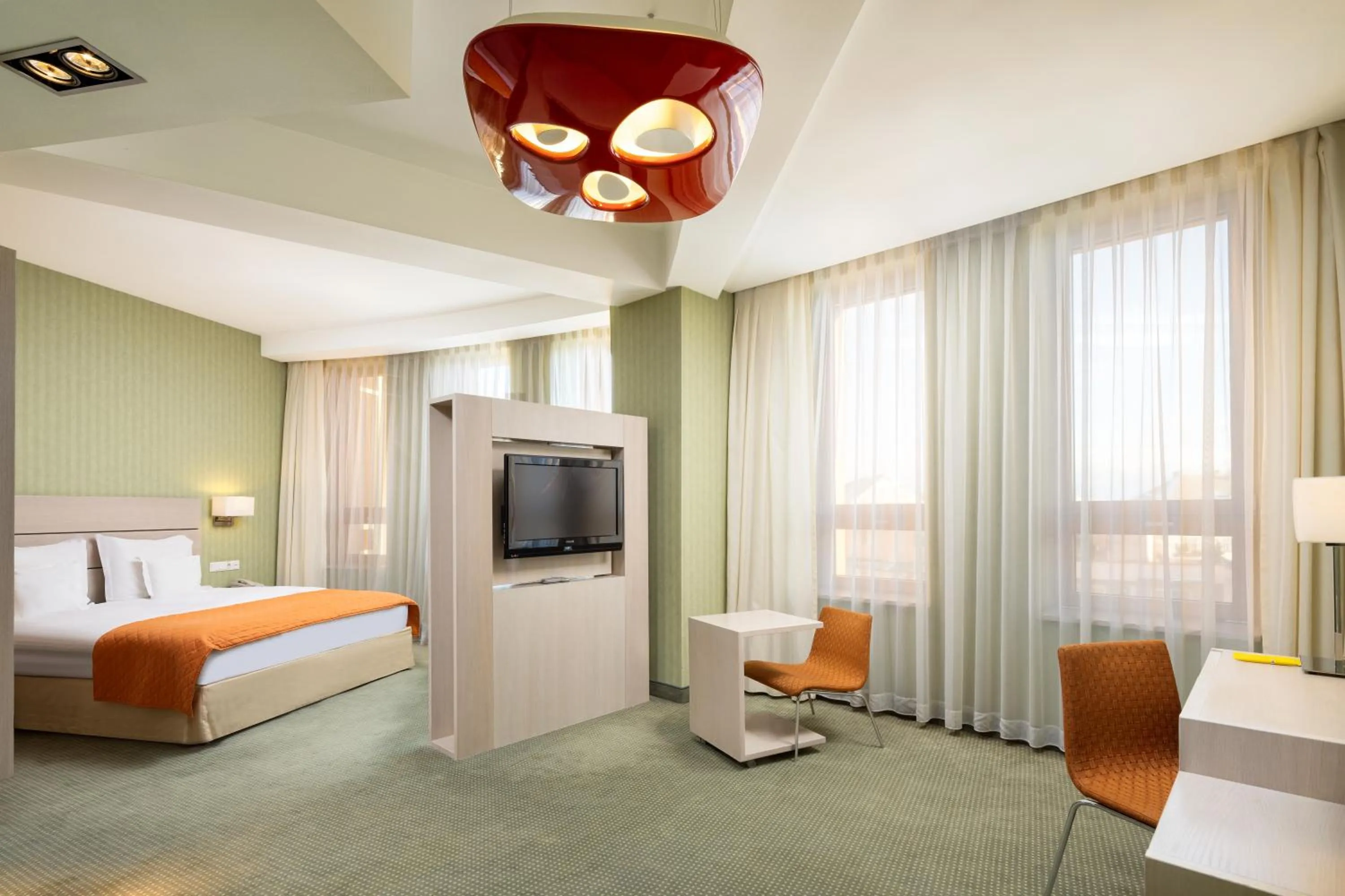 Bedroom, Bed in Hotel Golden Tulip Ana Tower Sibiu