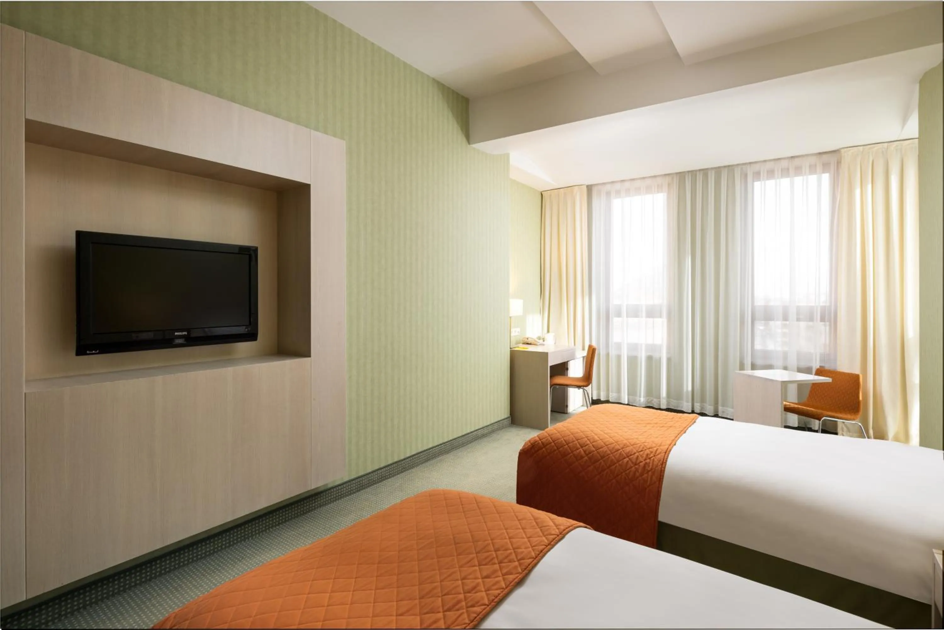 Bedroom, Bed in Hotel Golden Tulip Ana Tower Sibiu