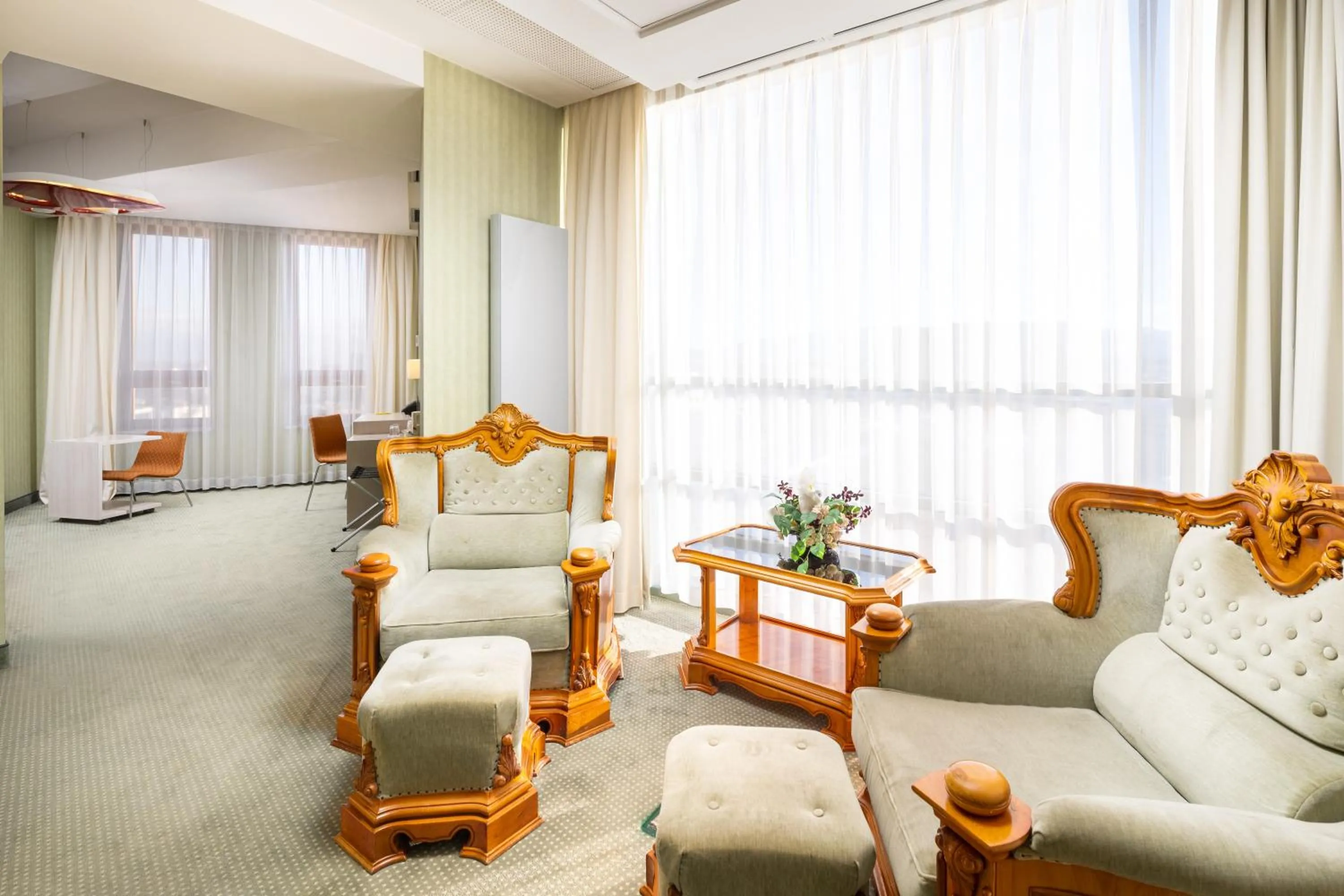 Bedroom in Hotel Golden Tulip Ana Tower Sibiu