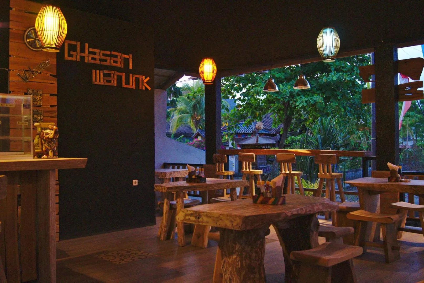 Restaurant/places to eat in GHamed Sari