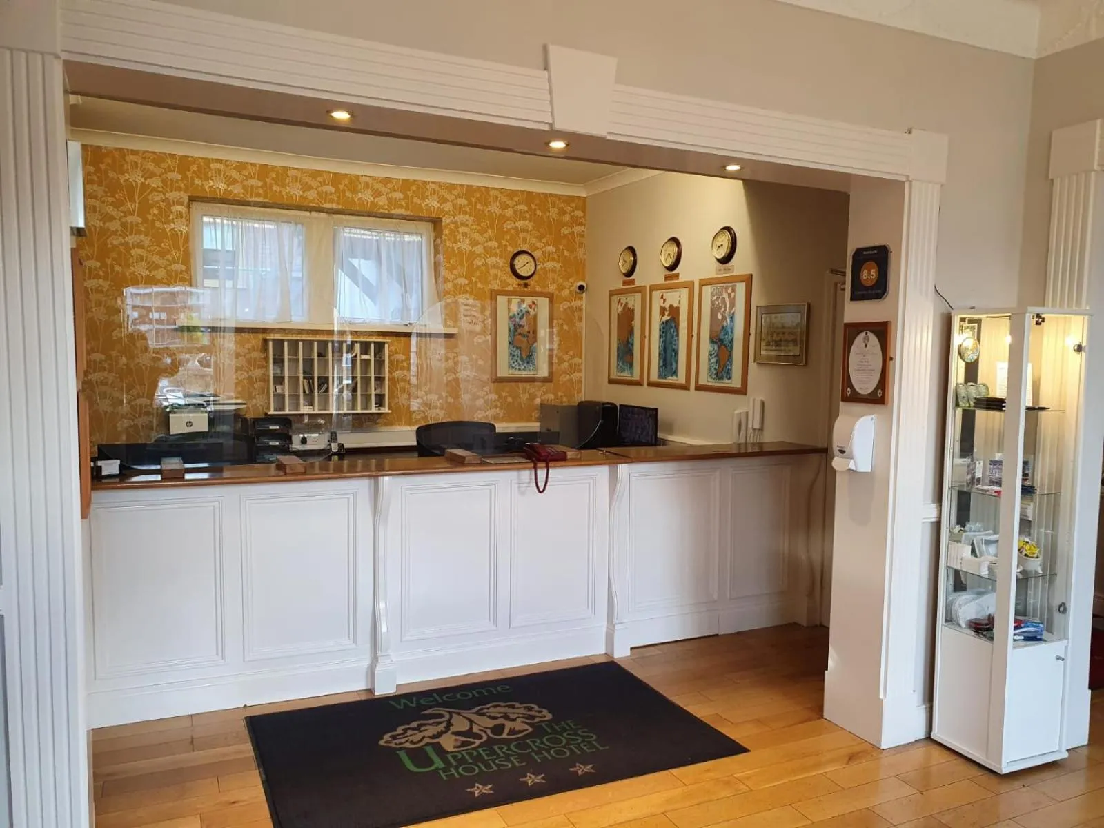 Lobby or reception in Uppercross House Hotel