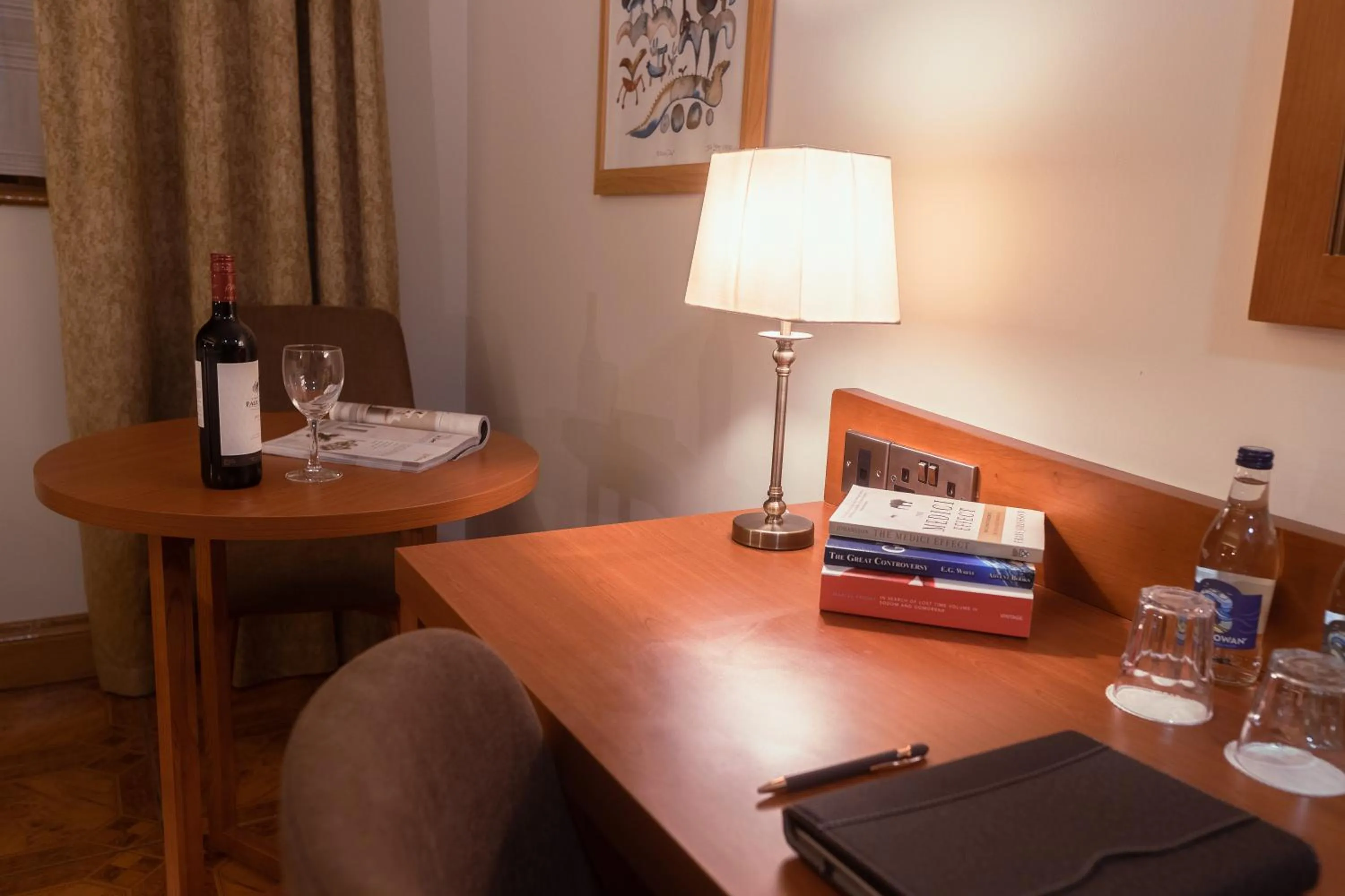 Seating area in Uppercross House Hotel