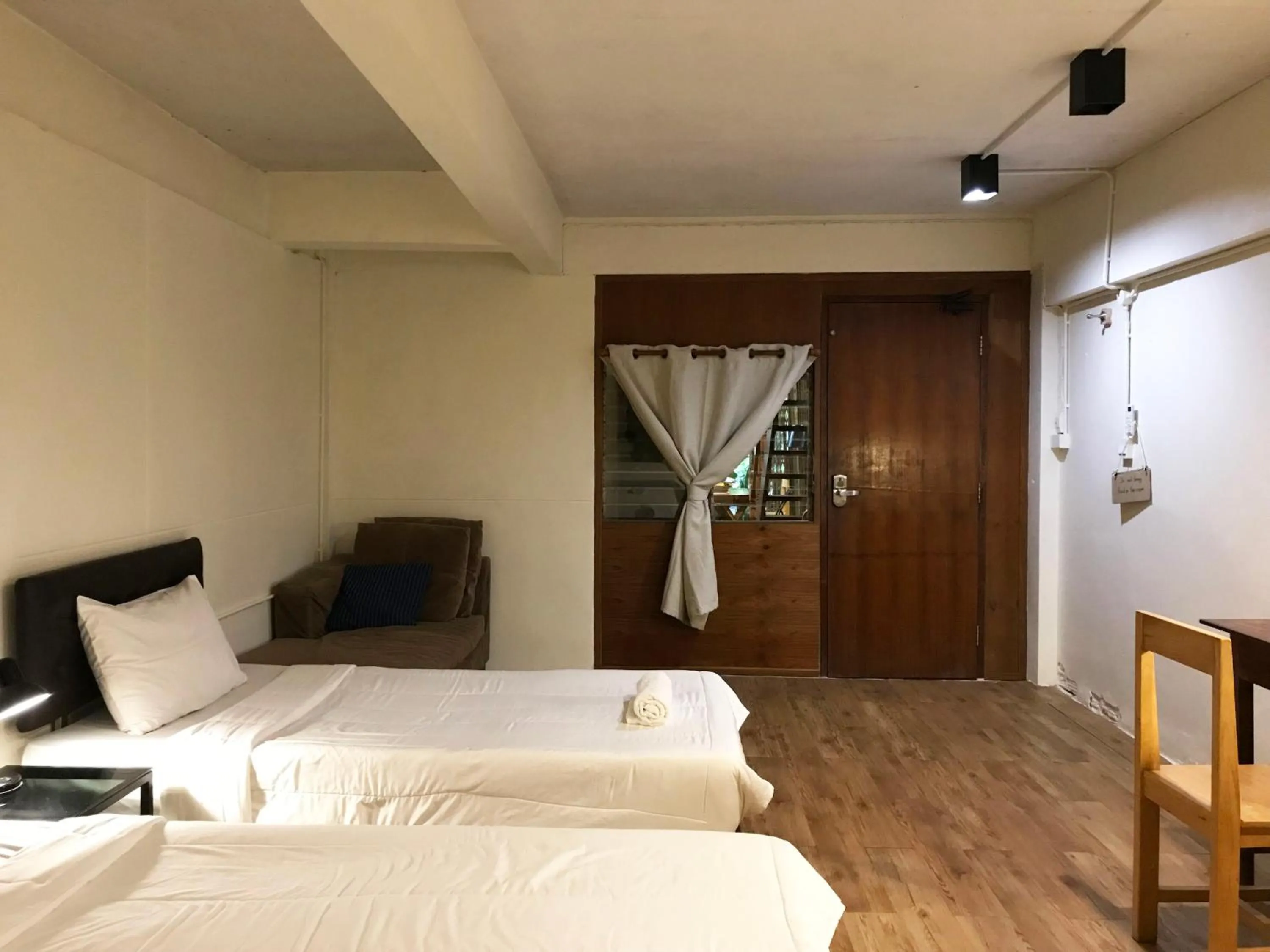 Bed in Boundary Hostel and Cafe