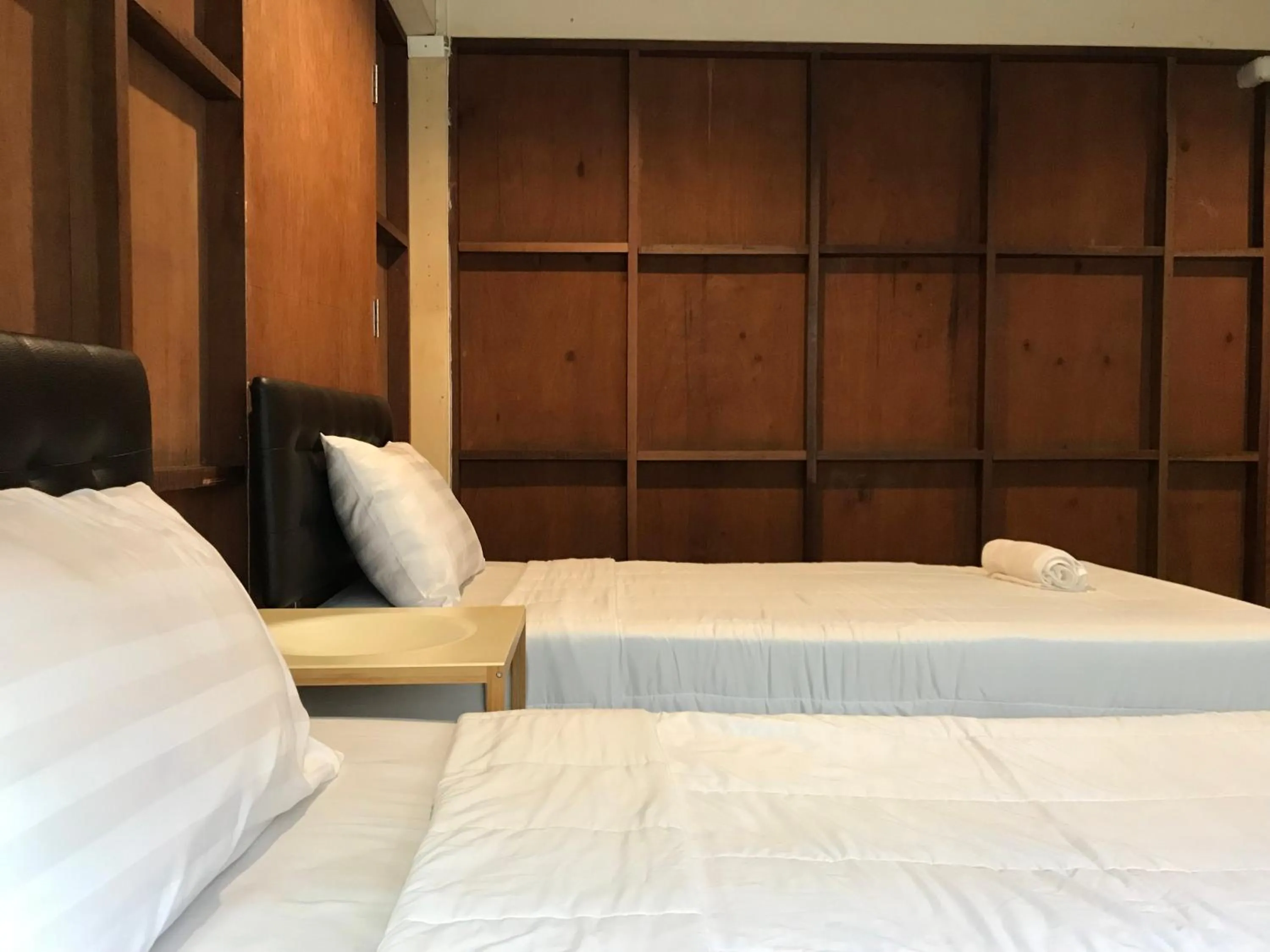 Bed in Boundary Hostel and Cafe