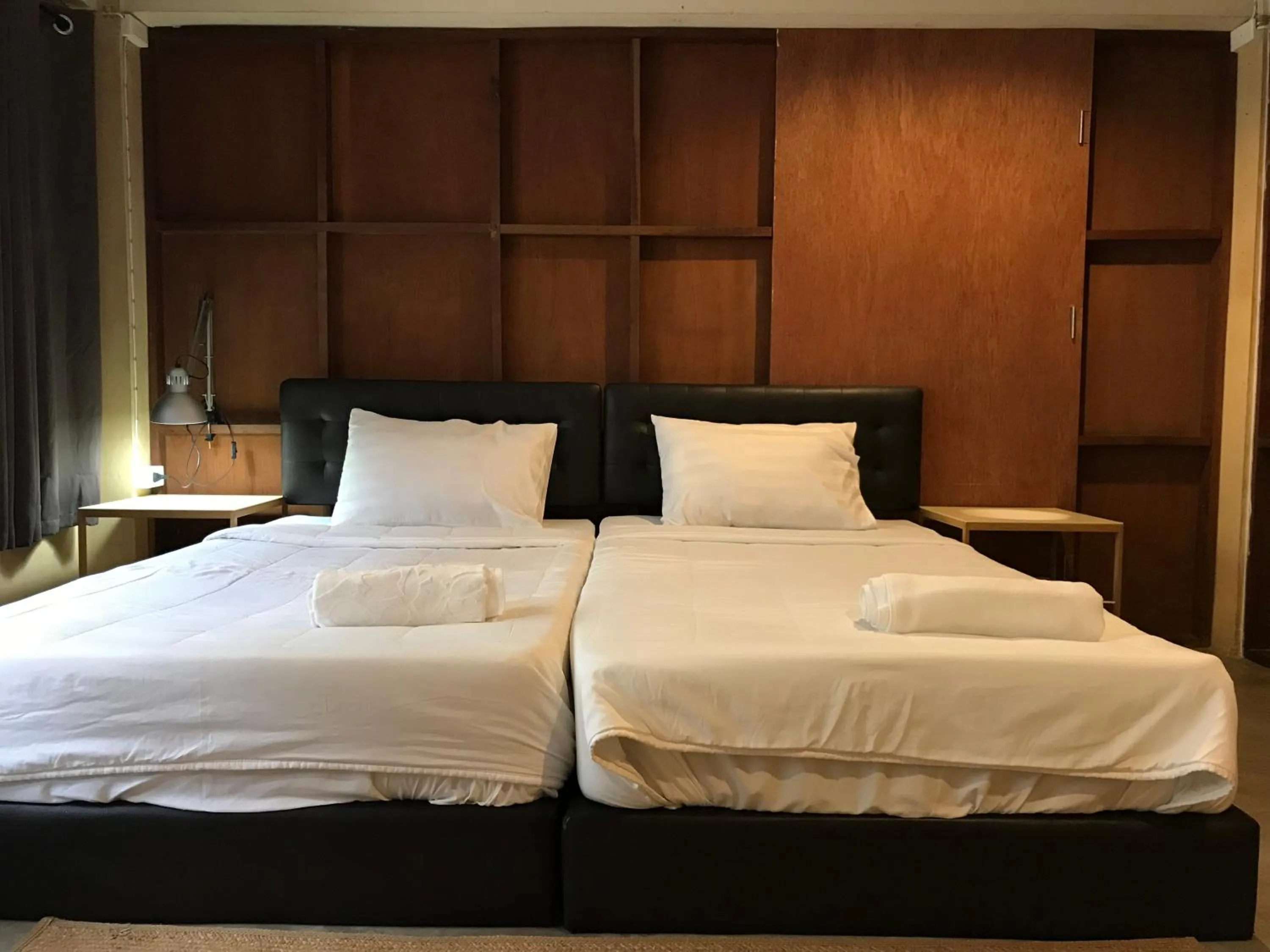 Bed in Boundary Hostel and Cafe