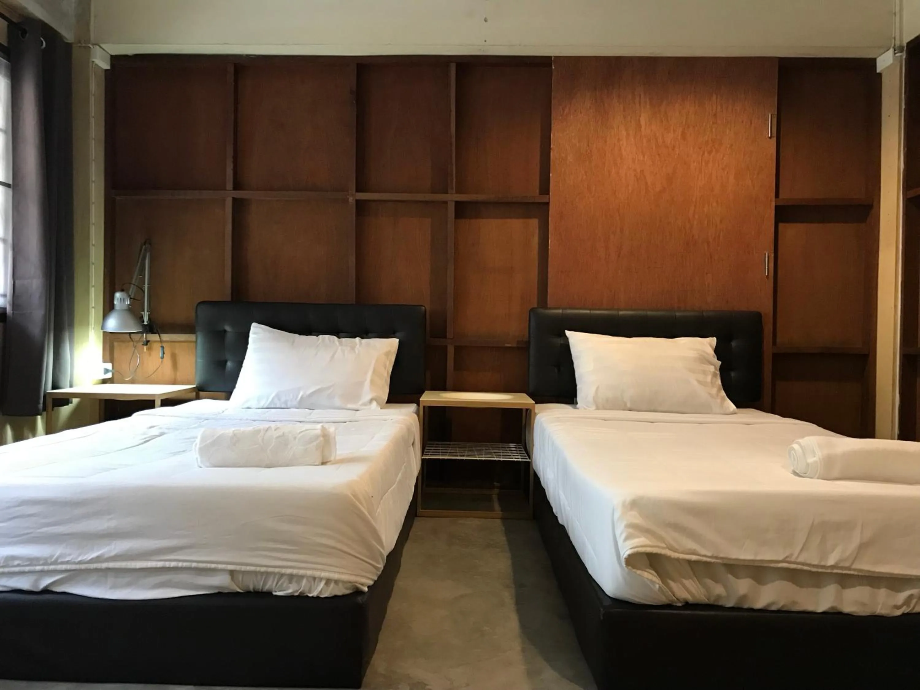 Bed in Boundary Hostel and Cafe