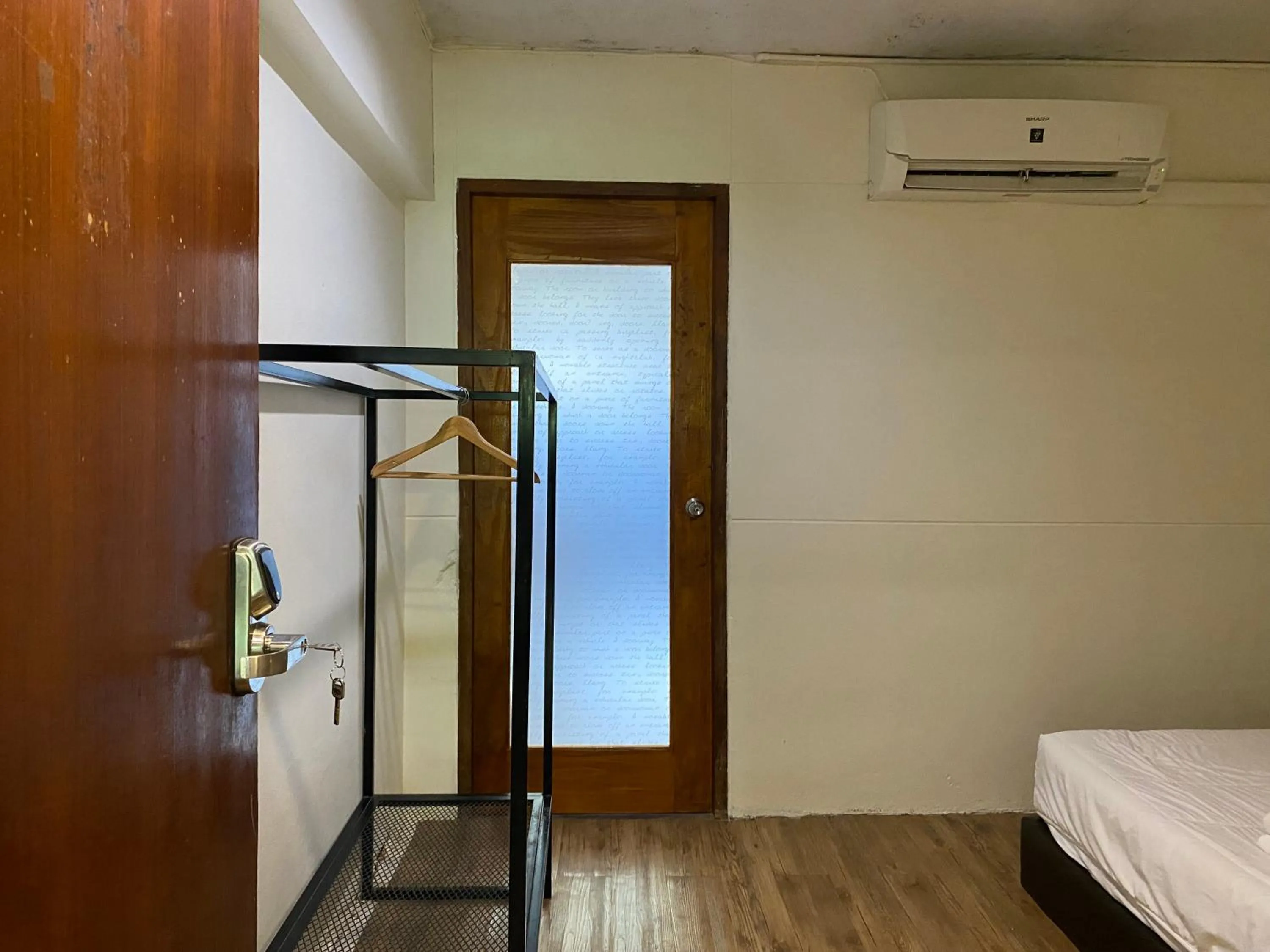 Bed in Boundary Hostel and Cafe