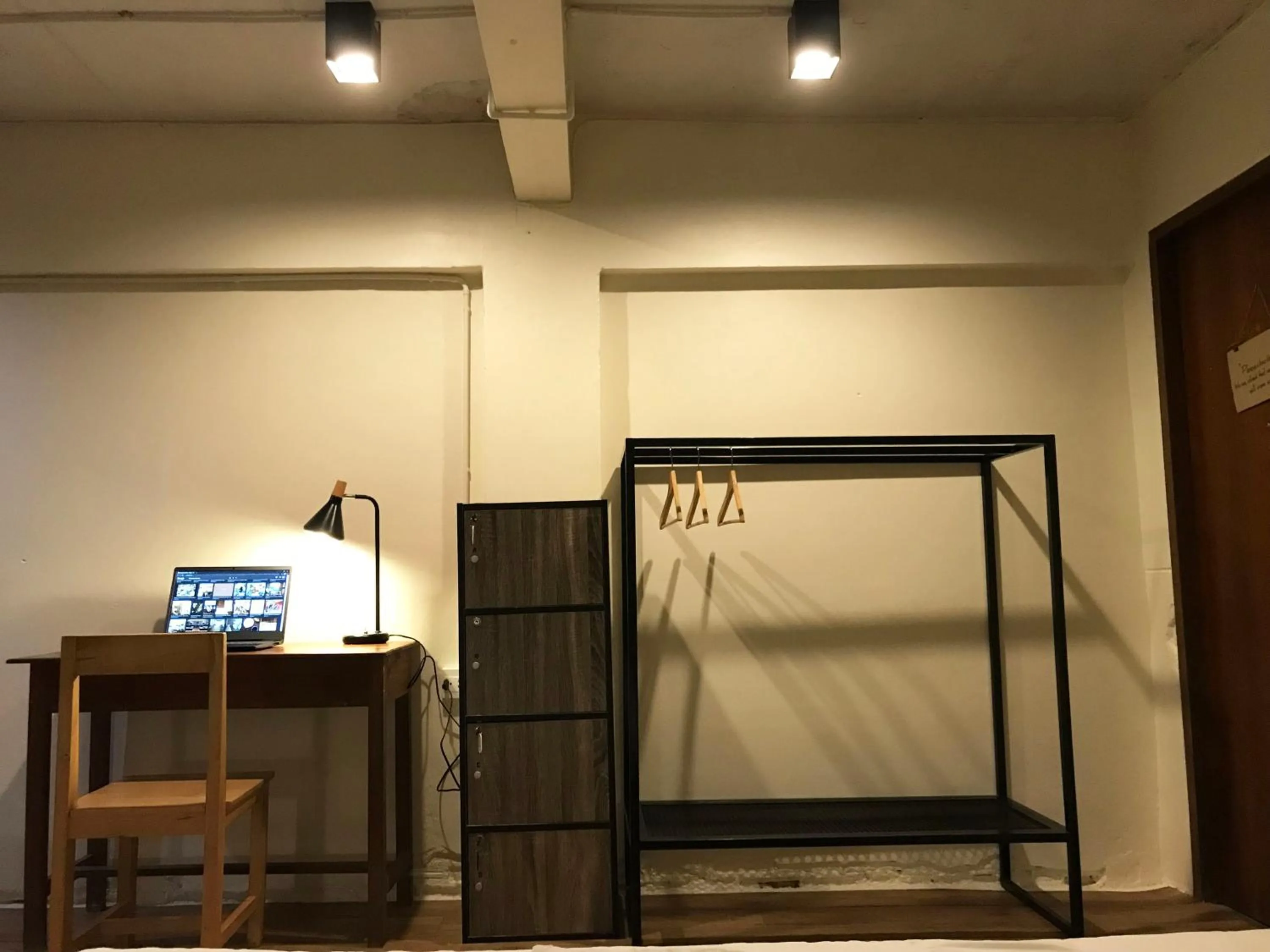 Boundary Hostel and Cafe