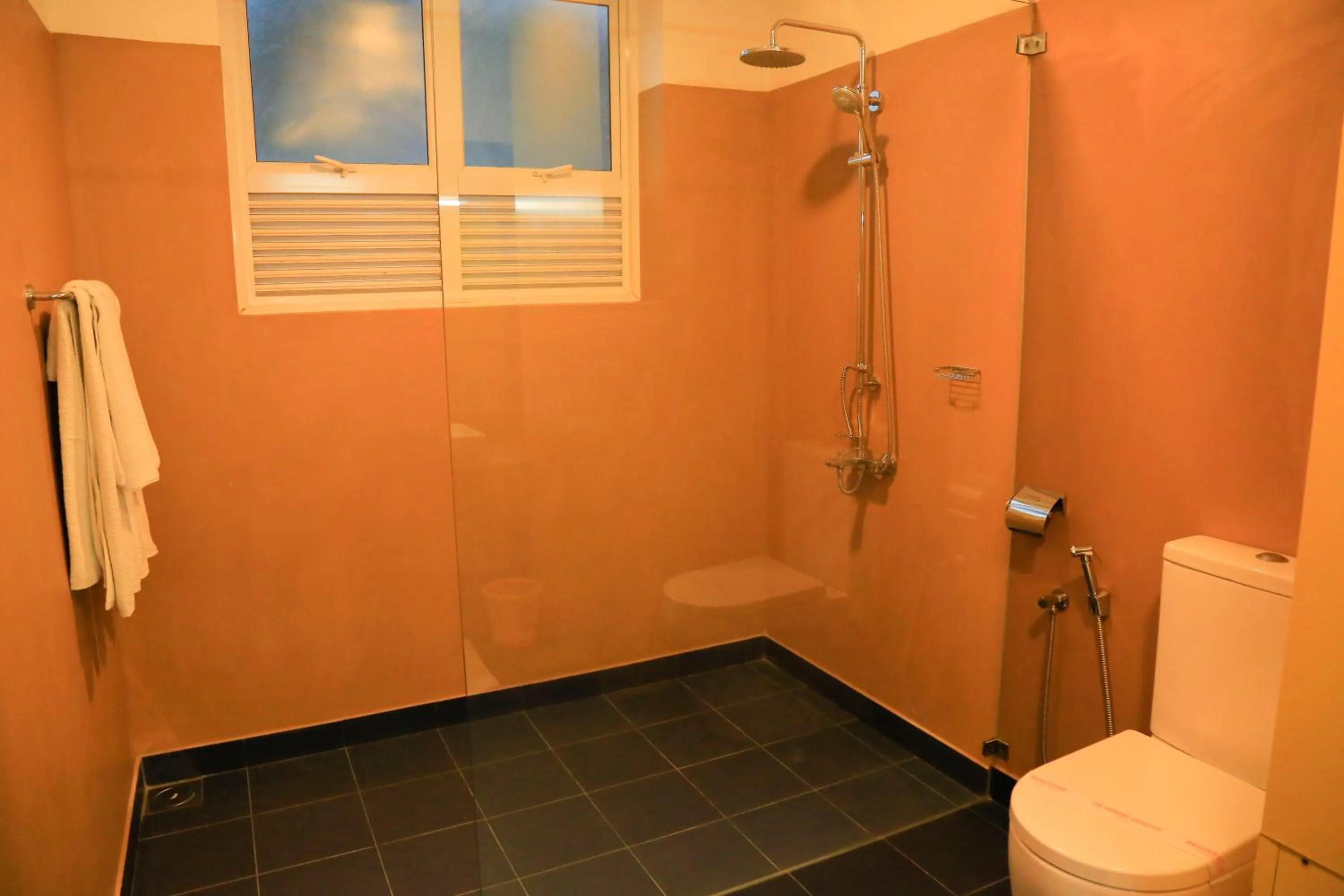 Shower in Tara Watergate