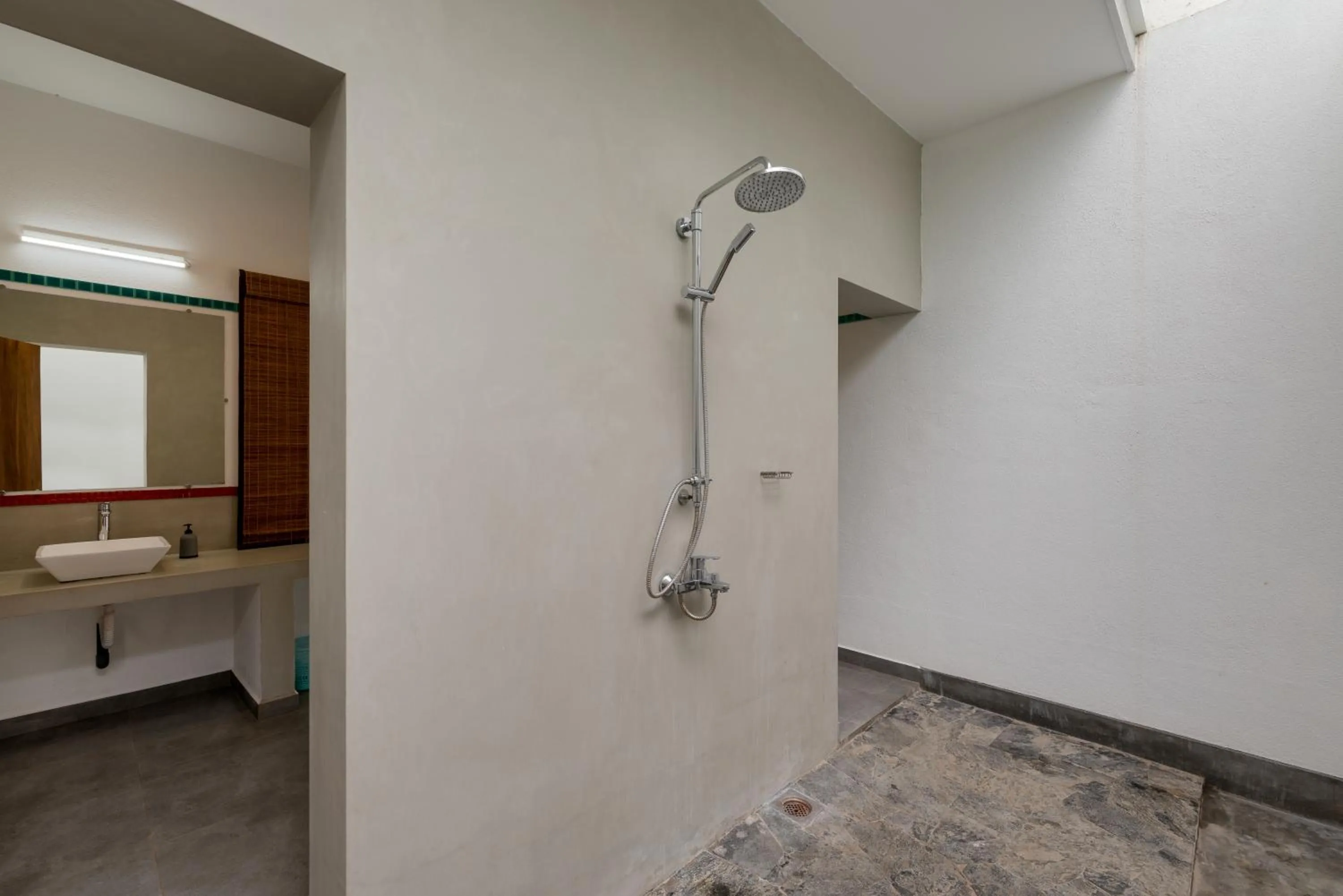 Bathroom in Tara Watergate