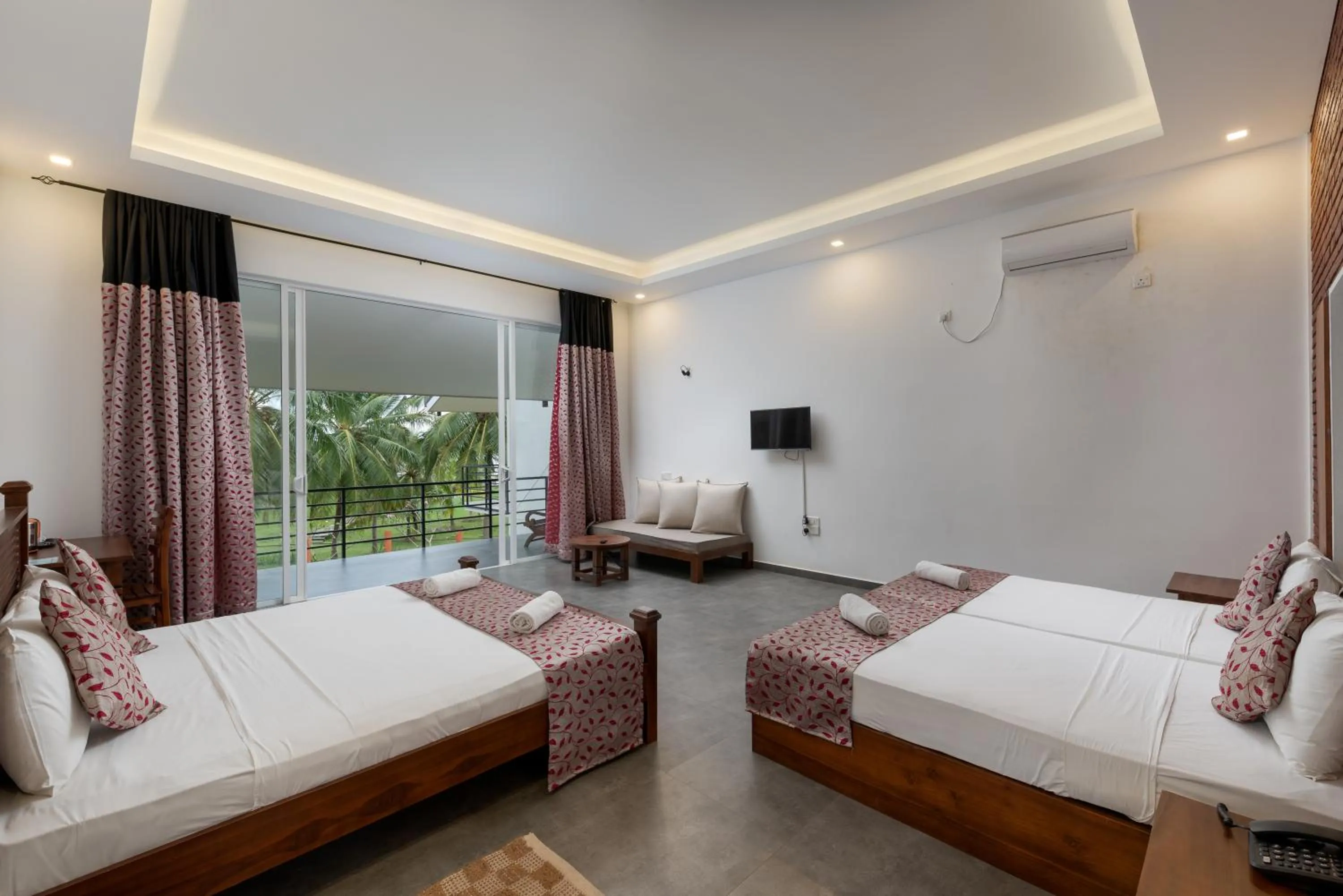 Photo of the whole room, Bed in Tara Watergate