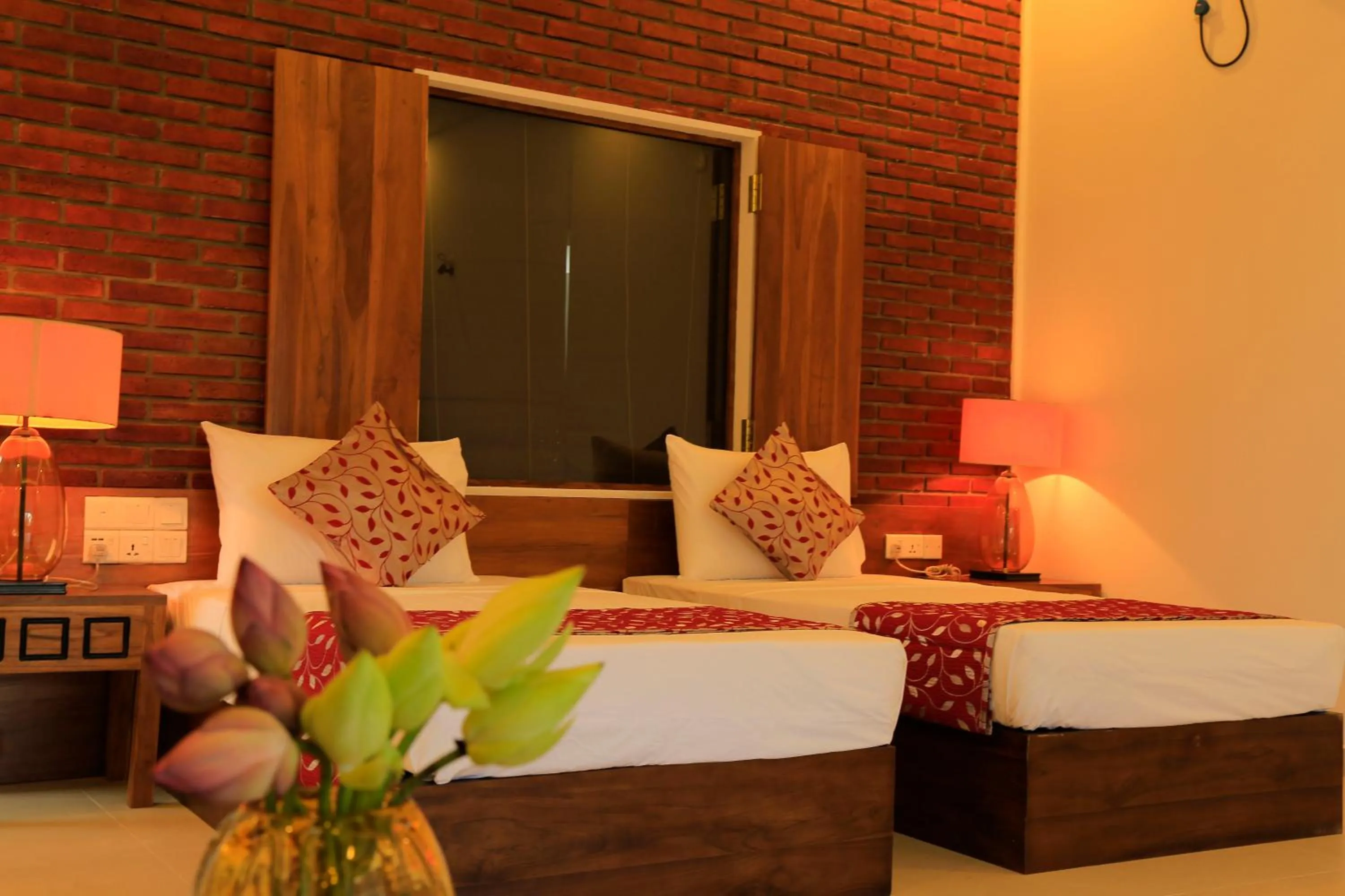 Photo of the whole room, Bed in Tara Watergate