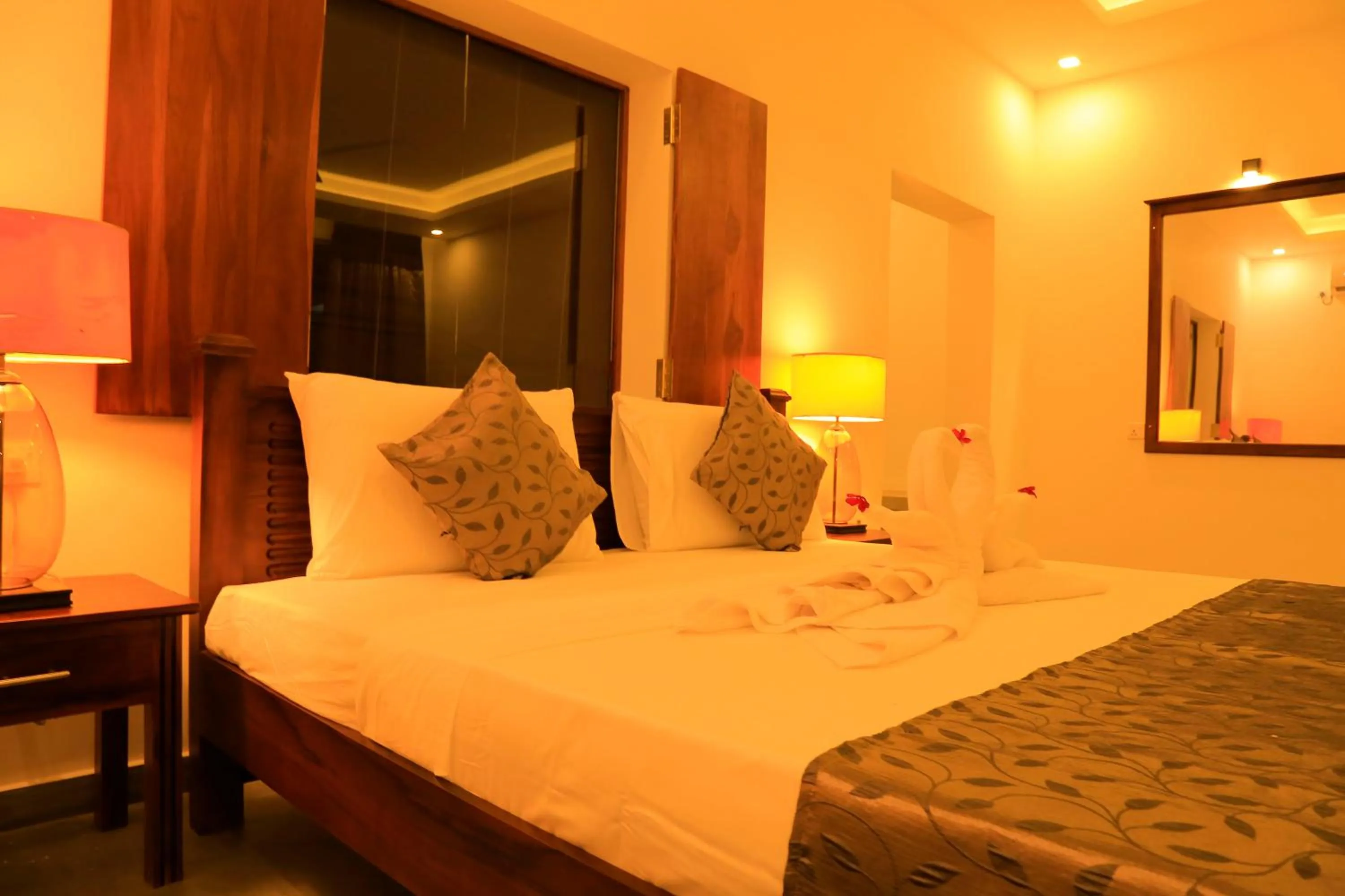 Photo of the whole room, Bed in Tara Watergate