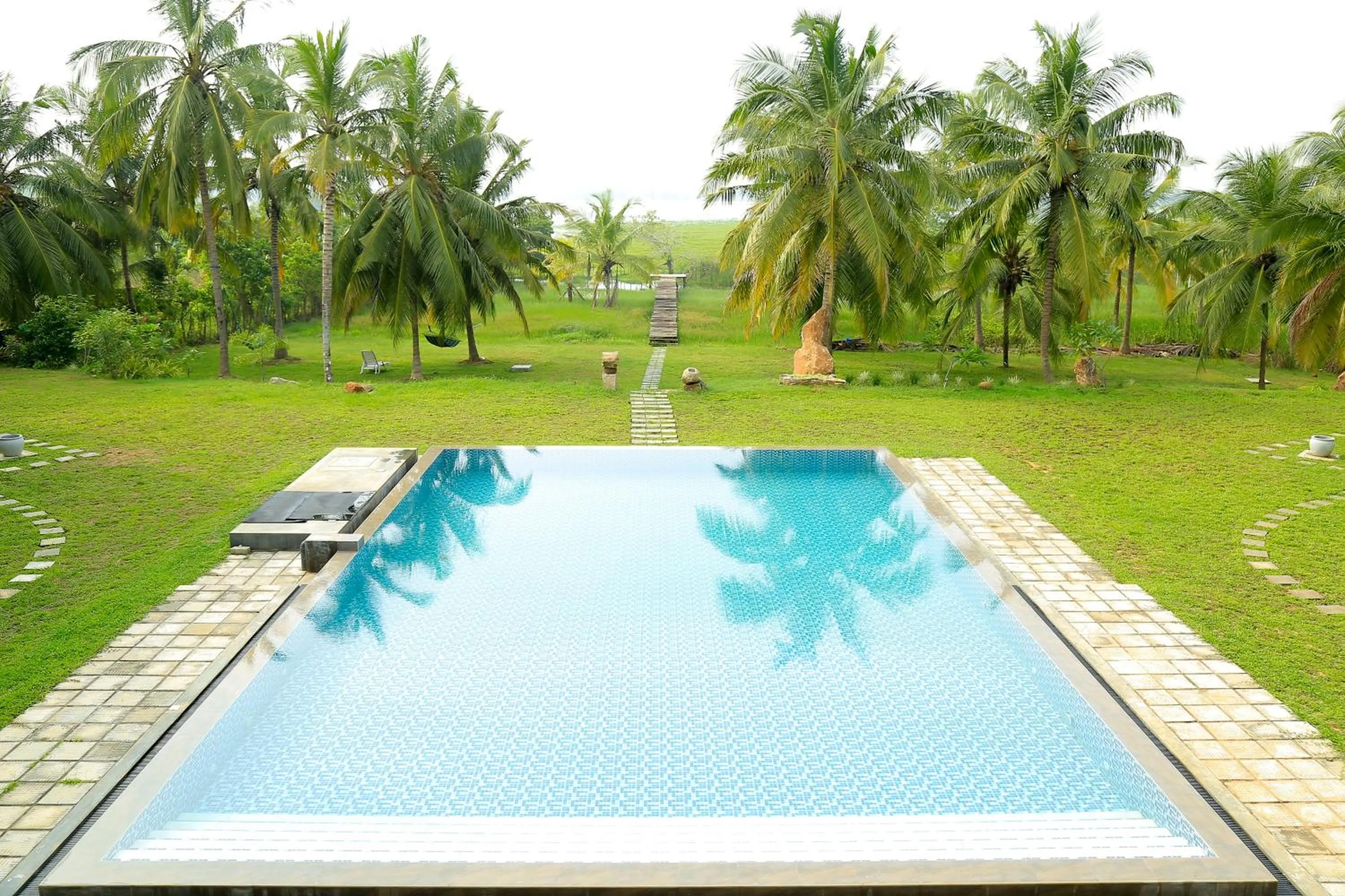 Swimming pool in Tara Watergate