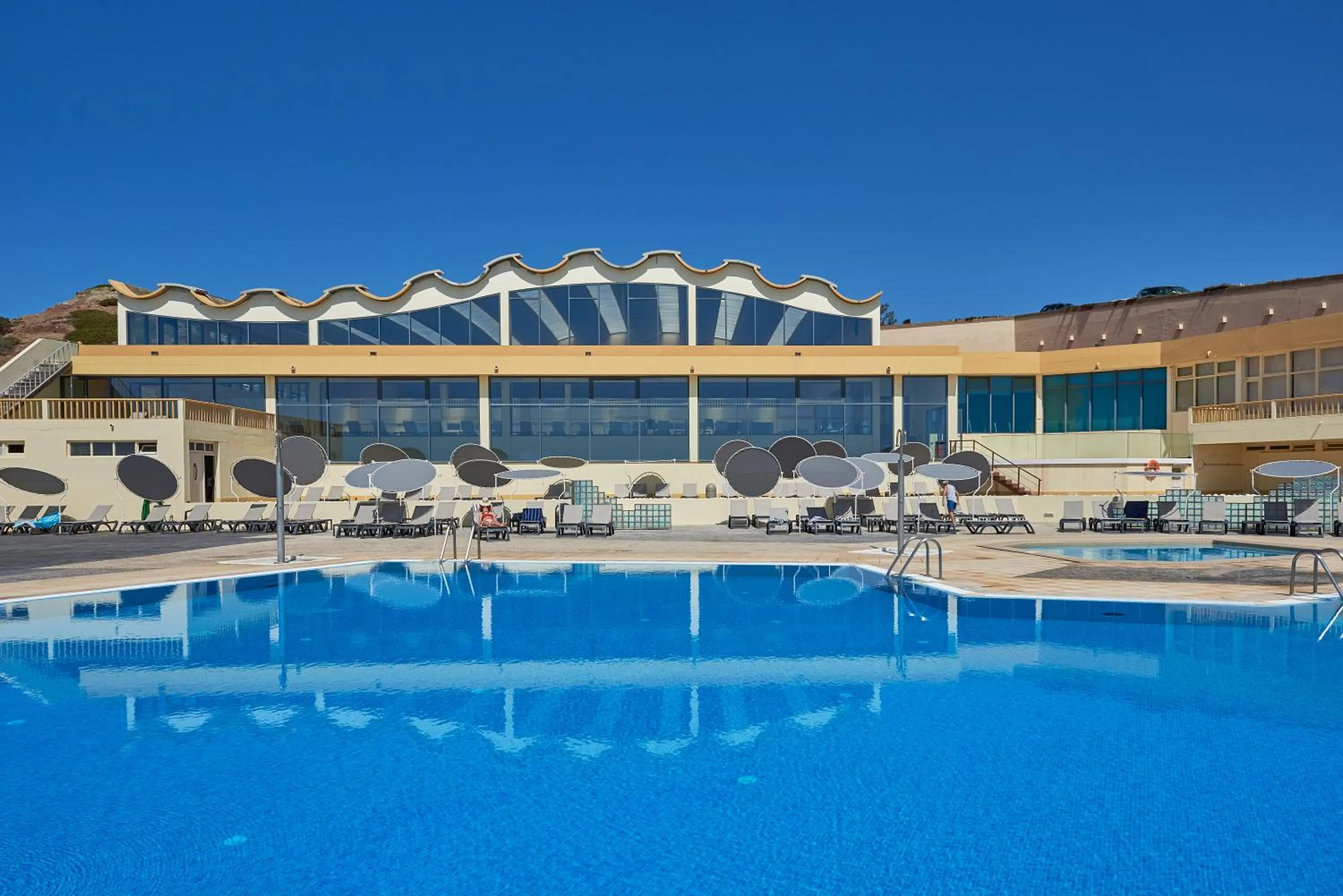 Swimming pool in Hotel Golf Mar