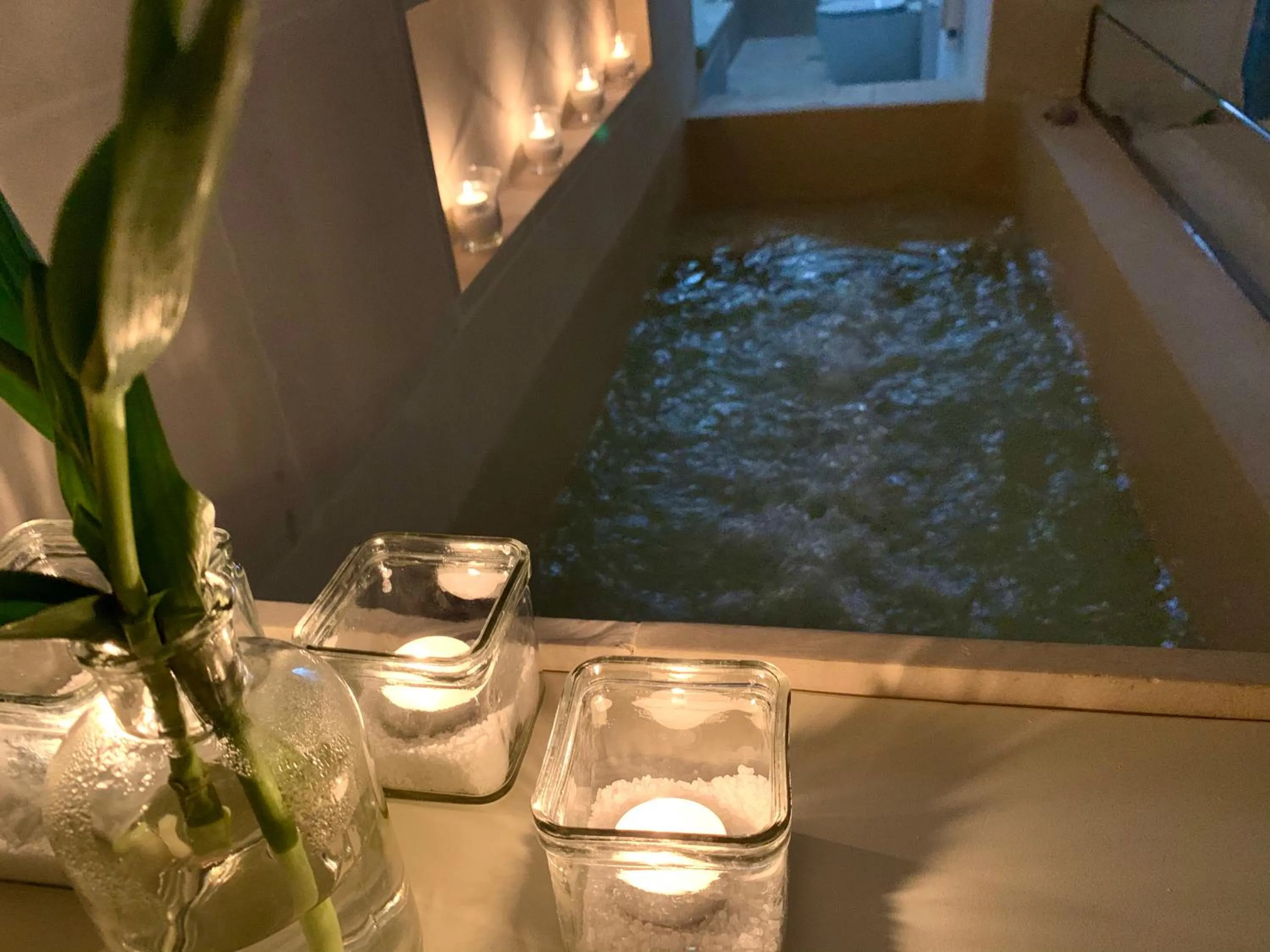 Hot Tub in Sea Suites