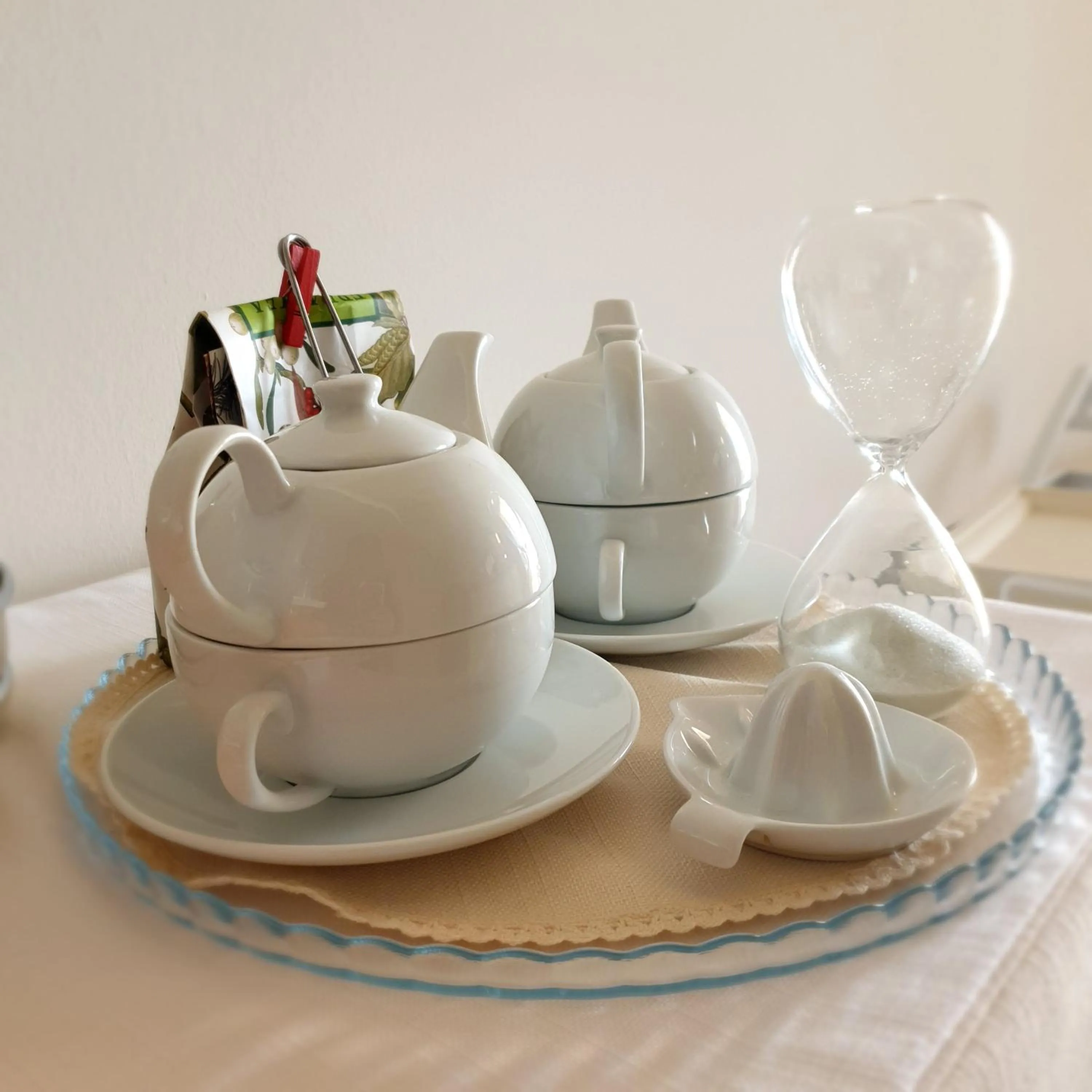 Coffee/tea facilities in Sea Suites