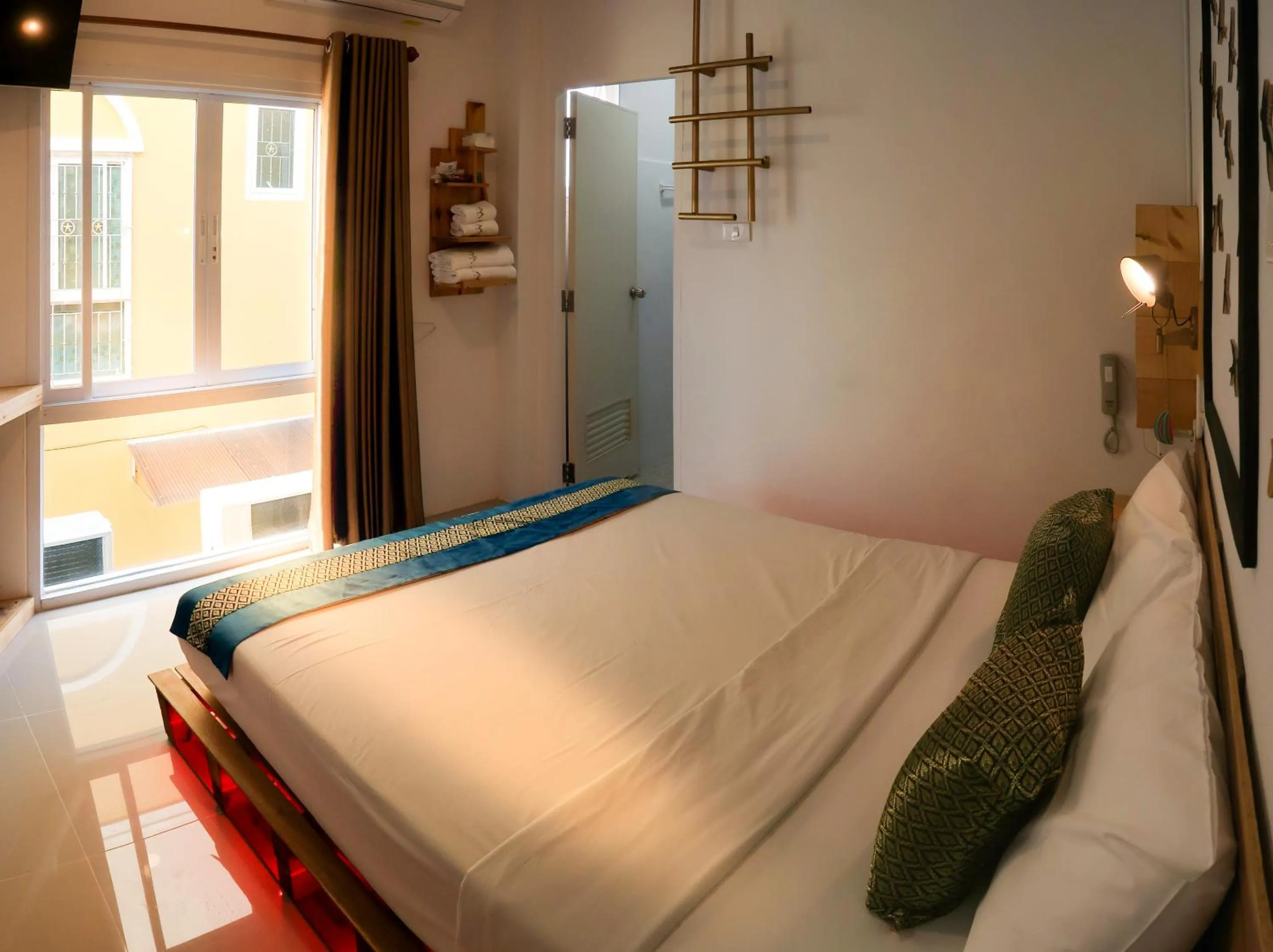 Bed in Baan URT Suratthani Airport Hotel