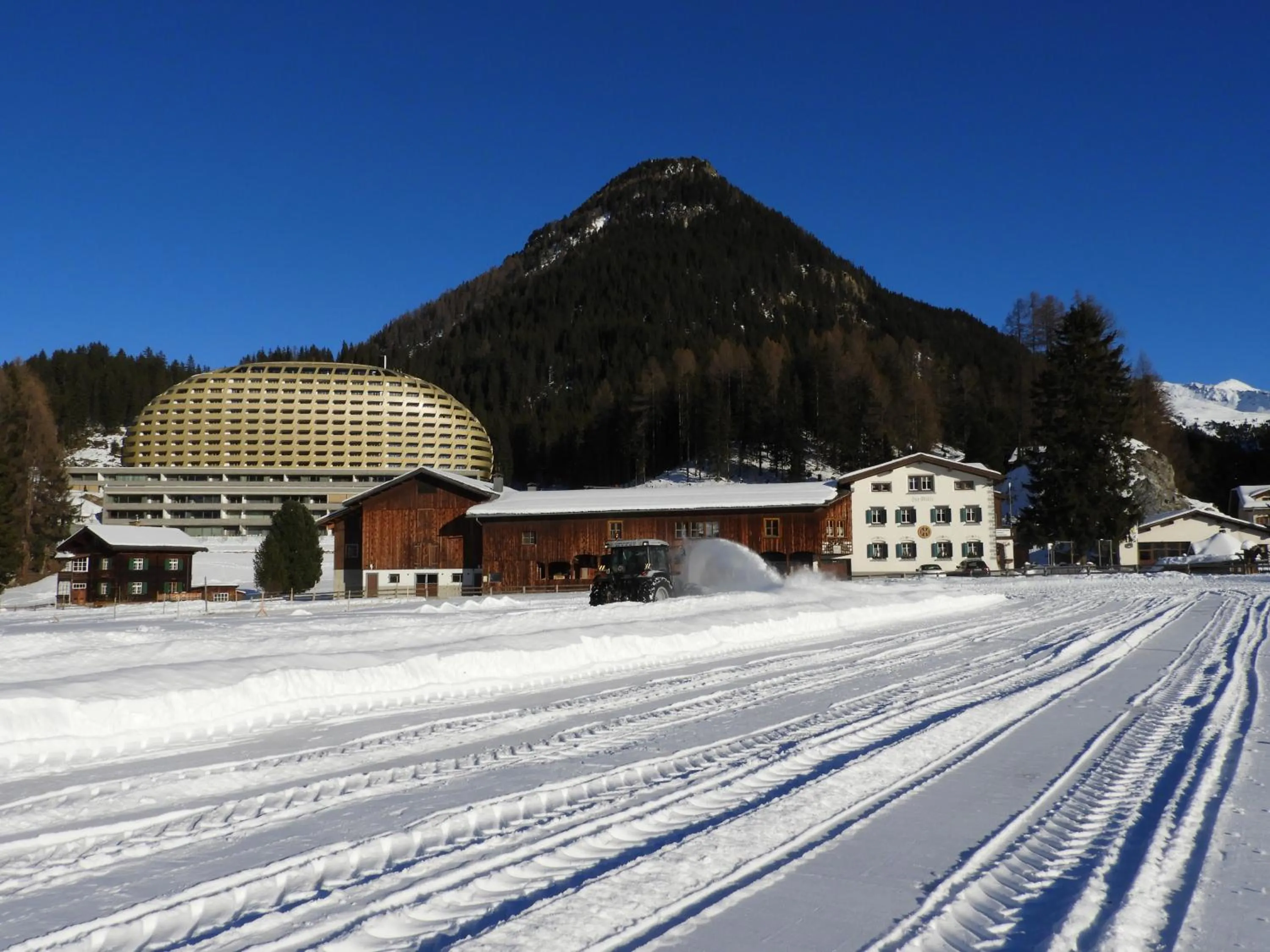 Property building in Zur Stilli Davos Dorf