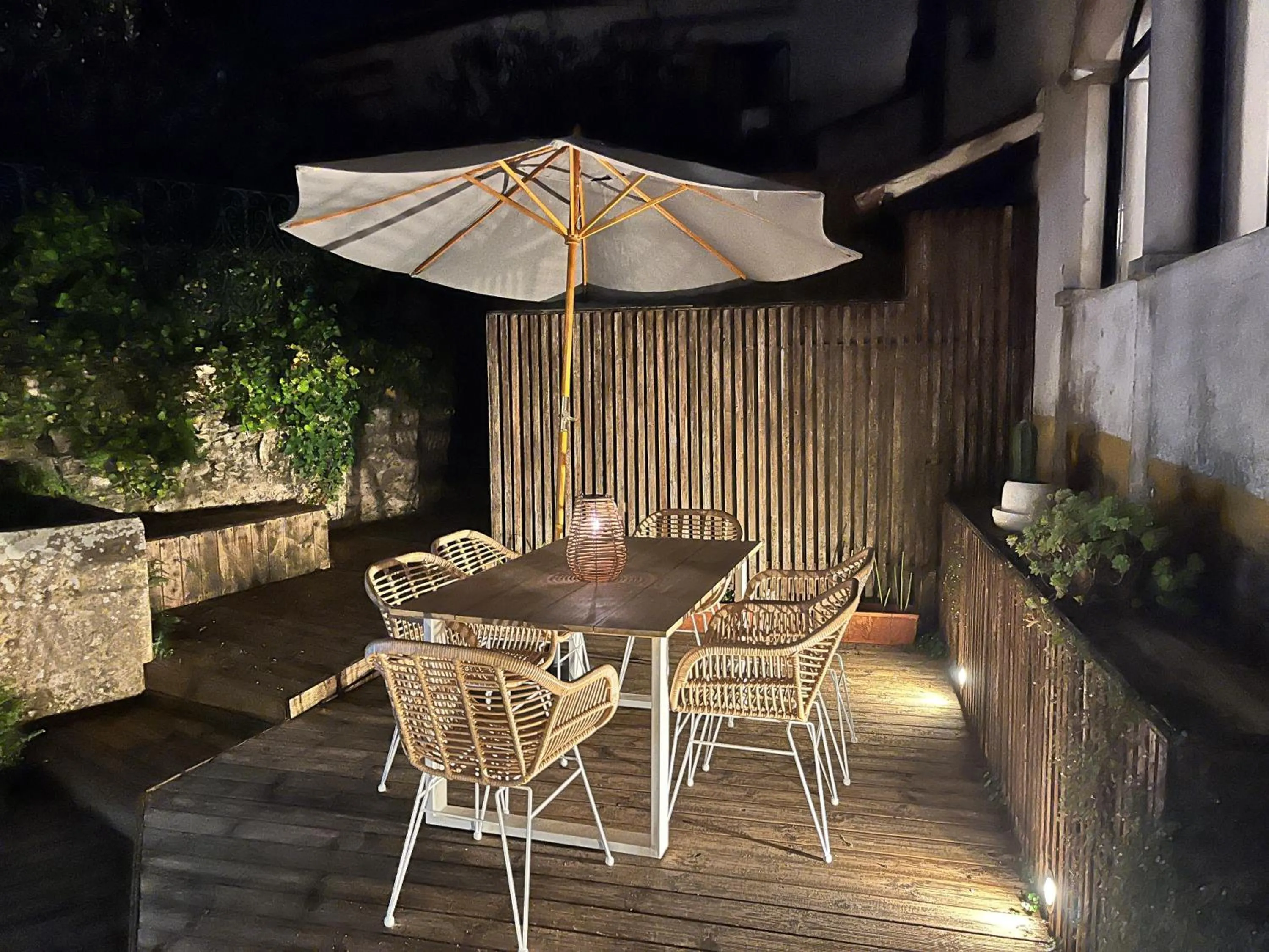 Garden in The Literary Man Obidos Hotel