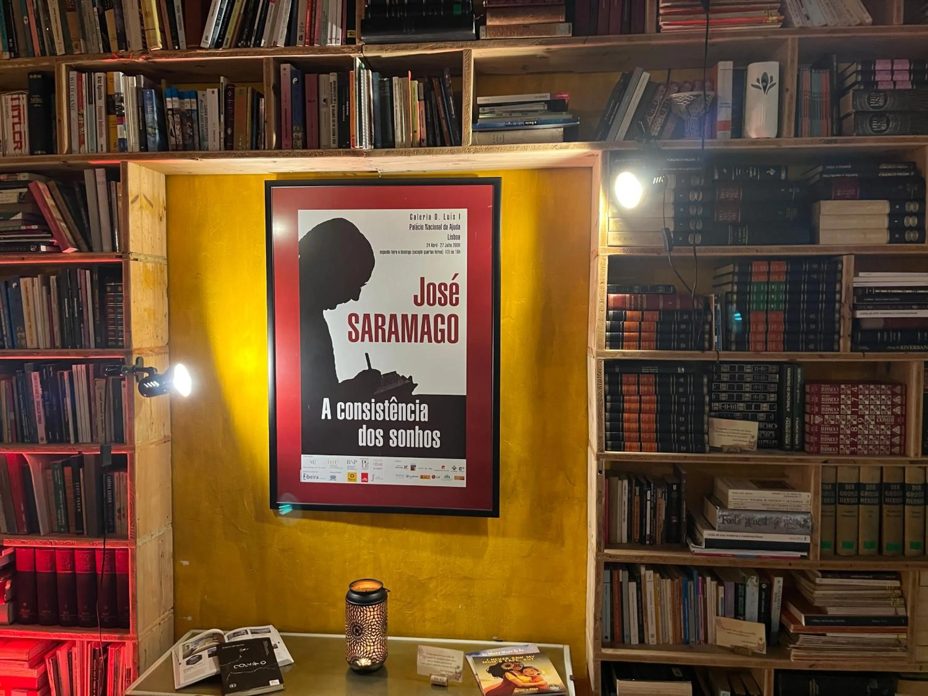 Decorative detail in The Literary Man Obidos Hotel