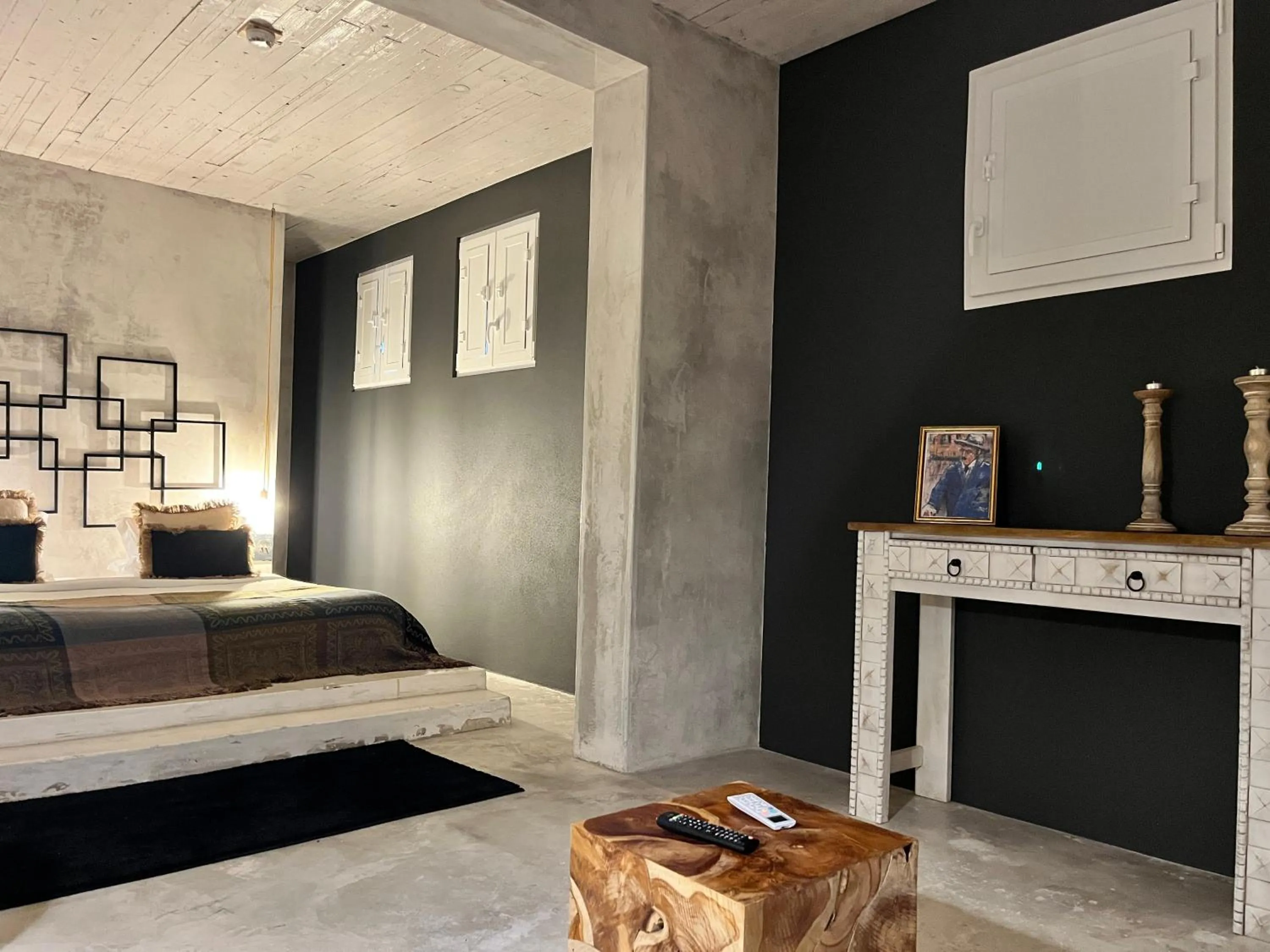 Bed in The Literary Man Obidos Hotel