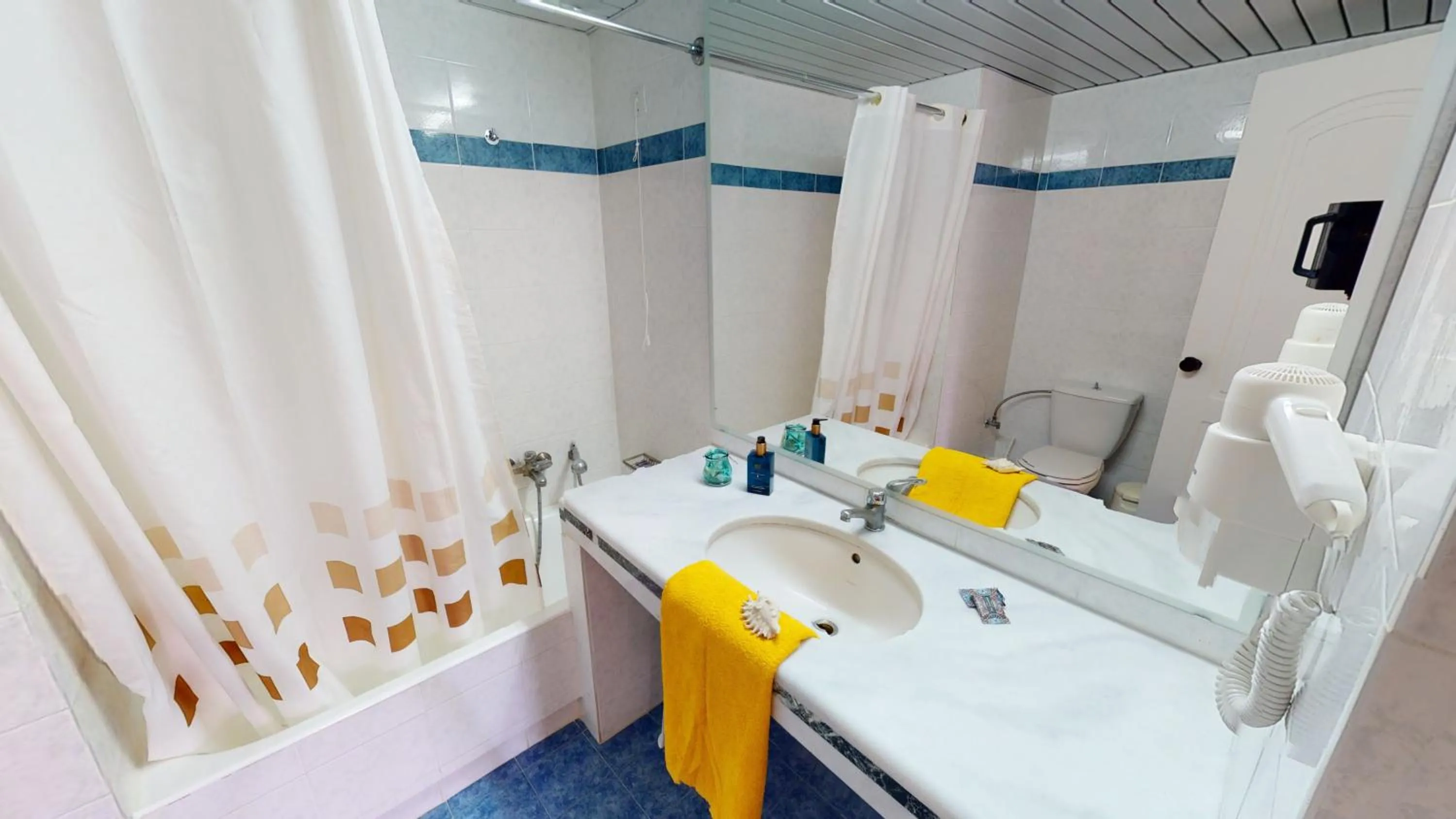 Bathroom in Dedalos Beach Hotel