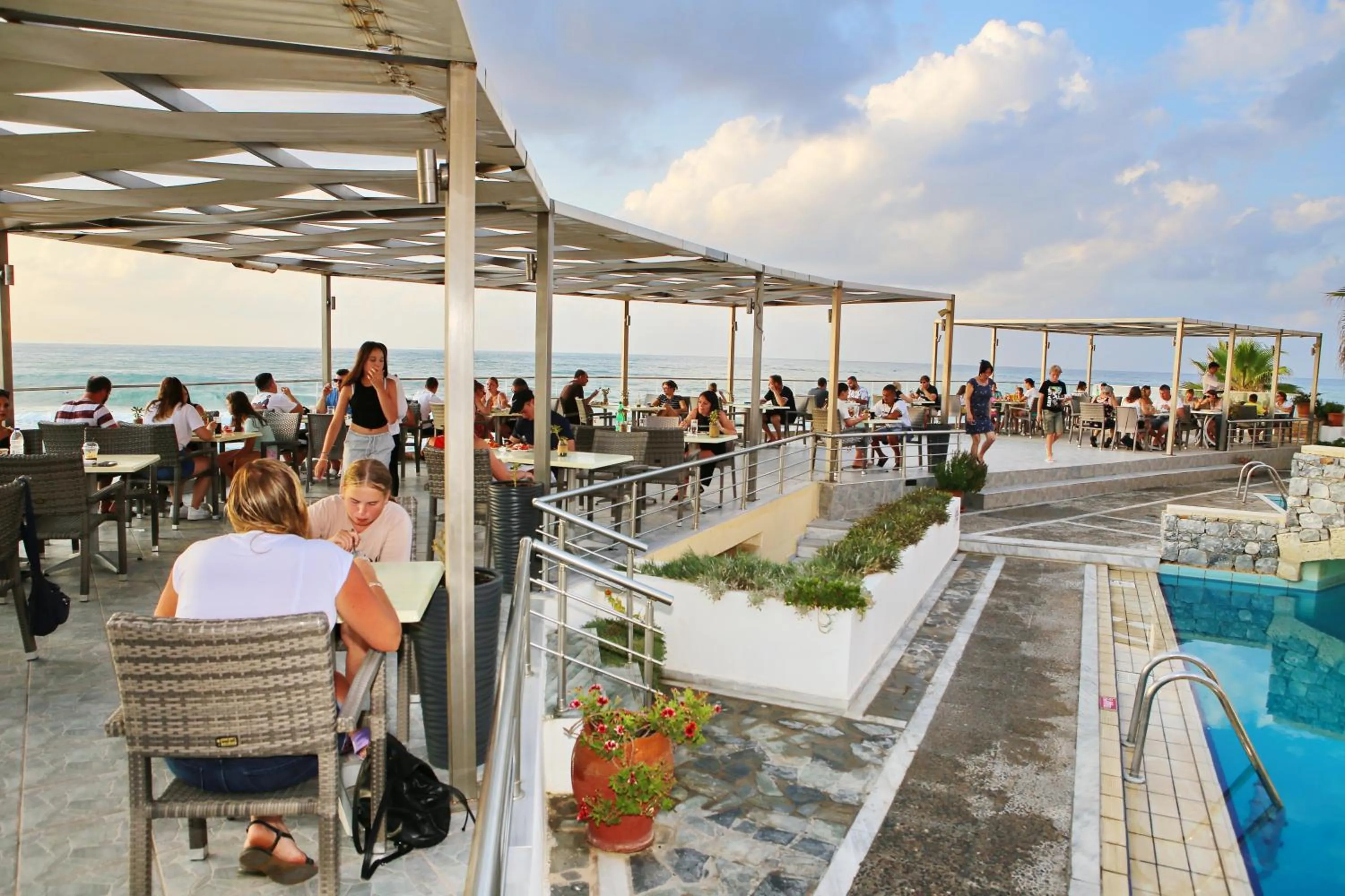 Restaurant/places to eat in Dedalos Beach Hotel