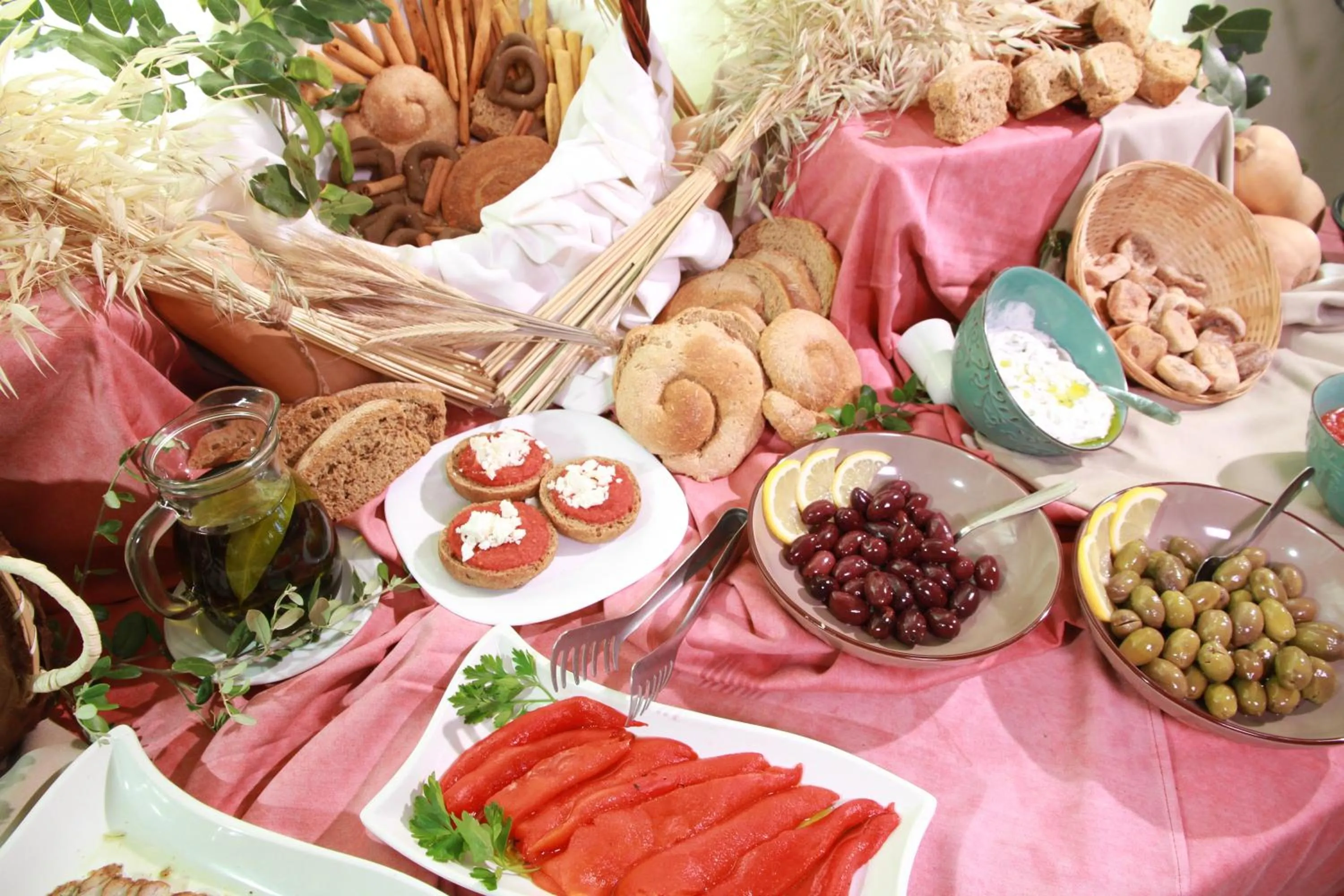 Restaurant/places to eat in Dedalos Beach Hotel