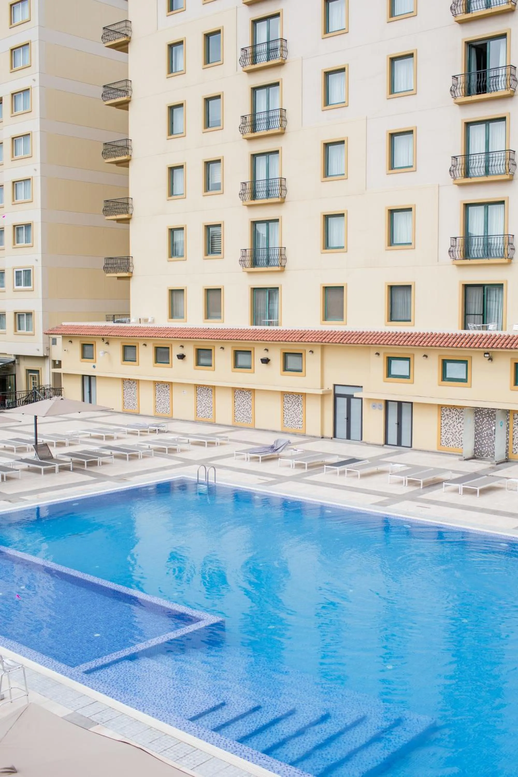 Swimming pool in Hyatt Regency Baku