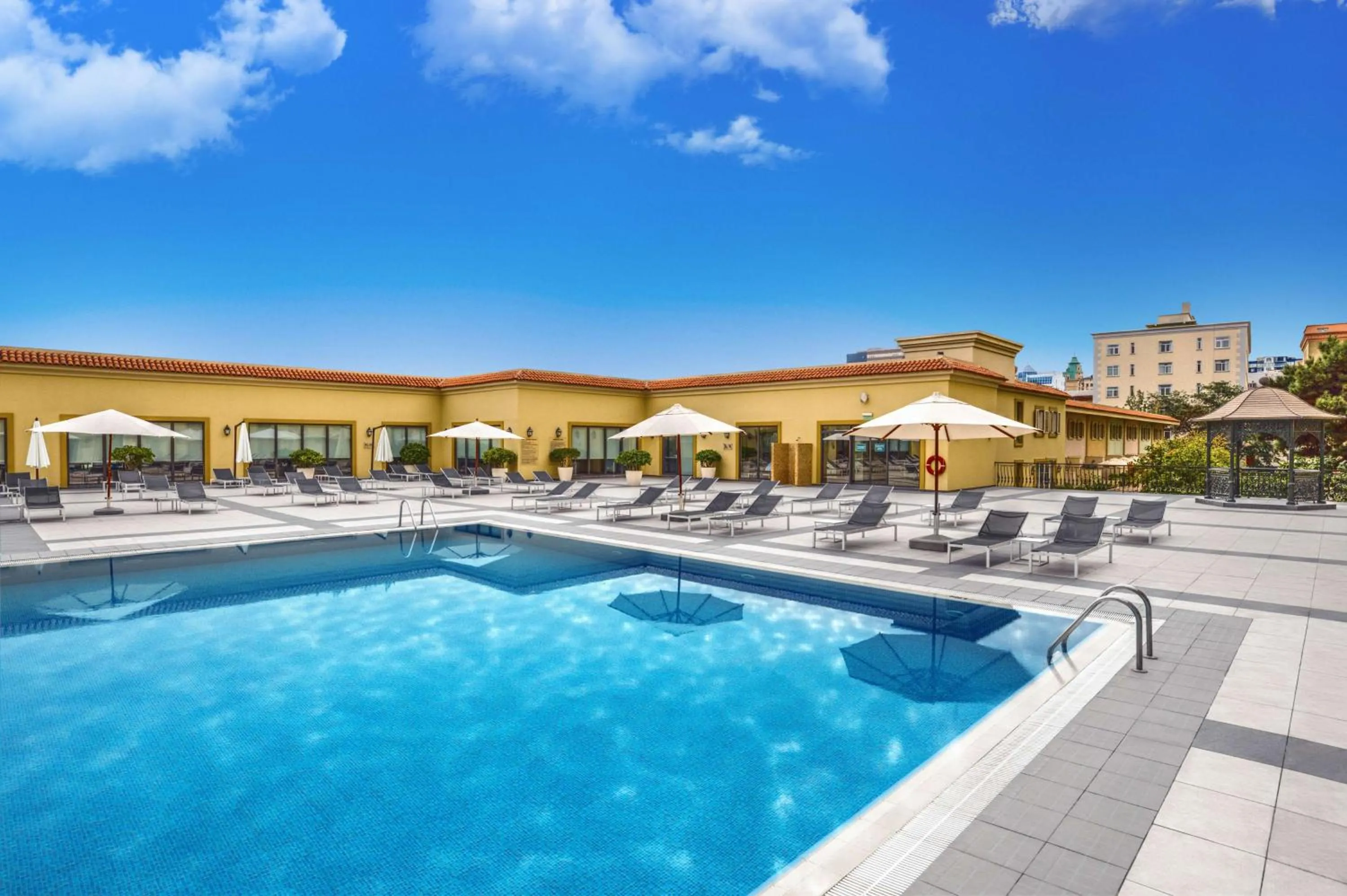 Swimming pool in Hyatt Regency Baku