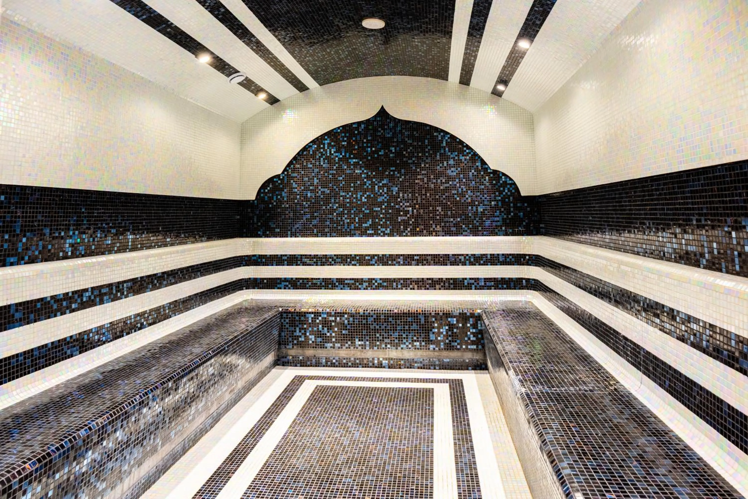 Steam room in Hyatt Regency Baku