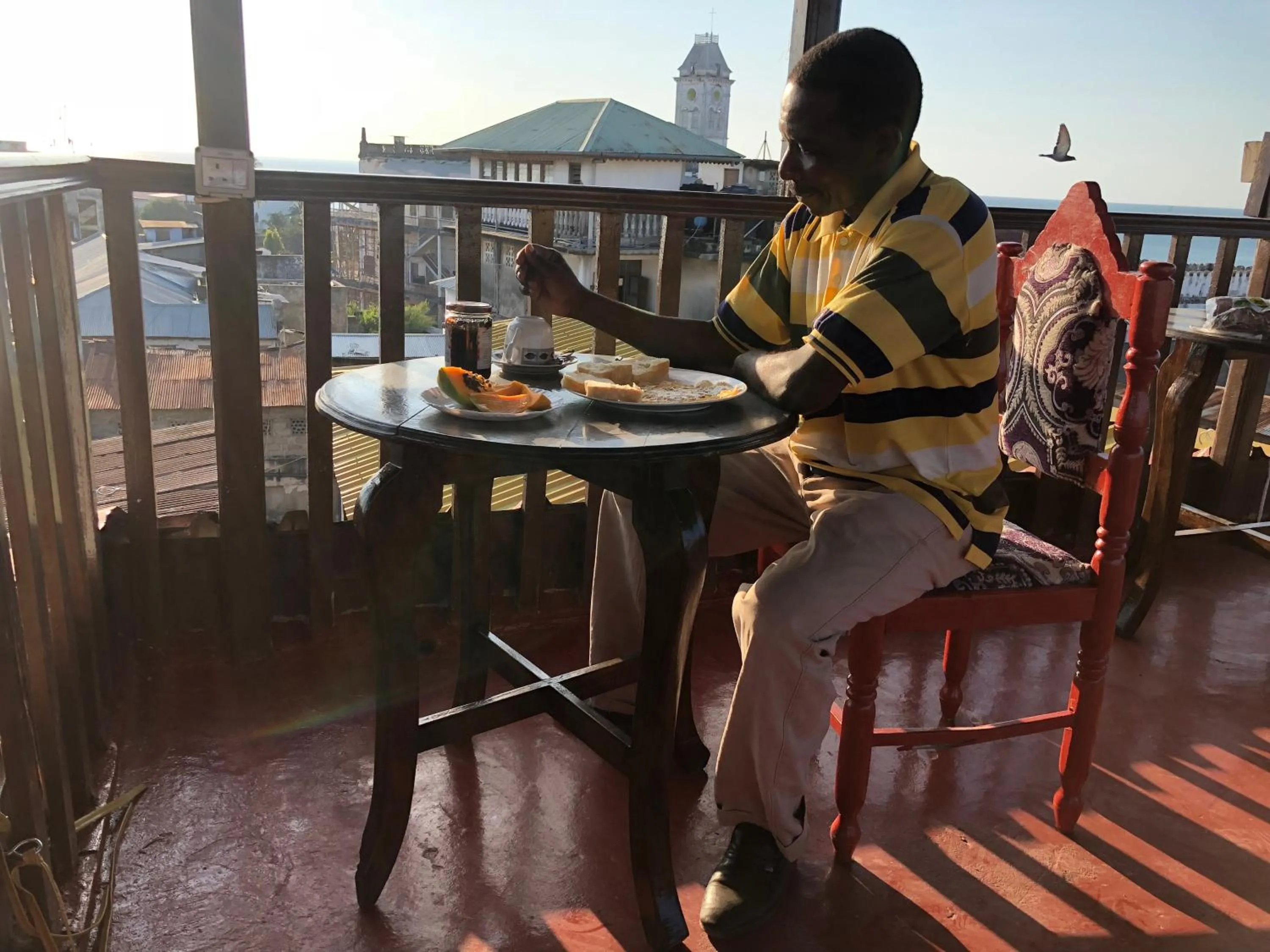 Continental breakfast in Bottoms Up