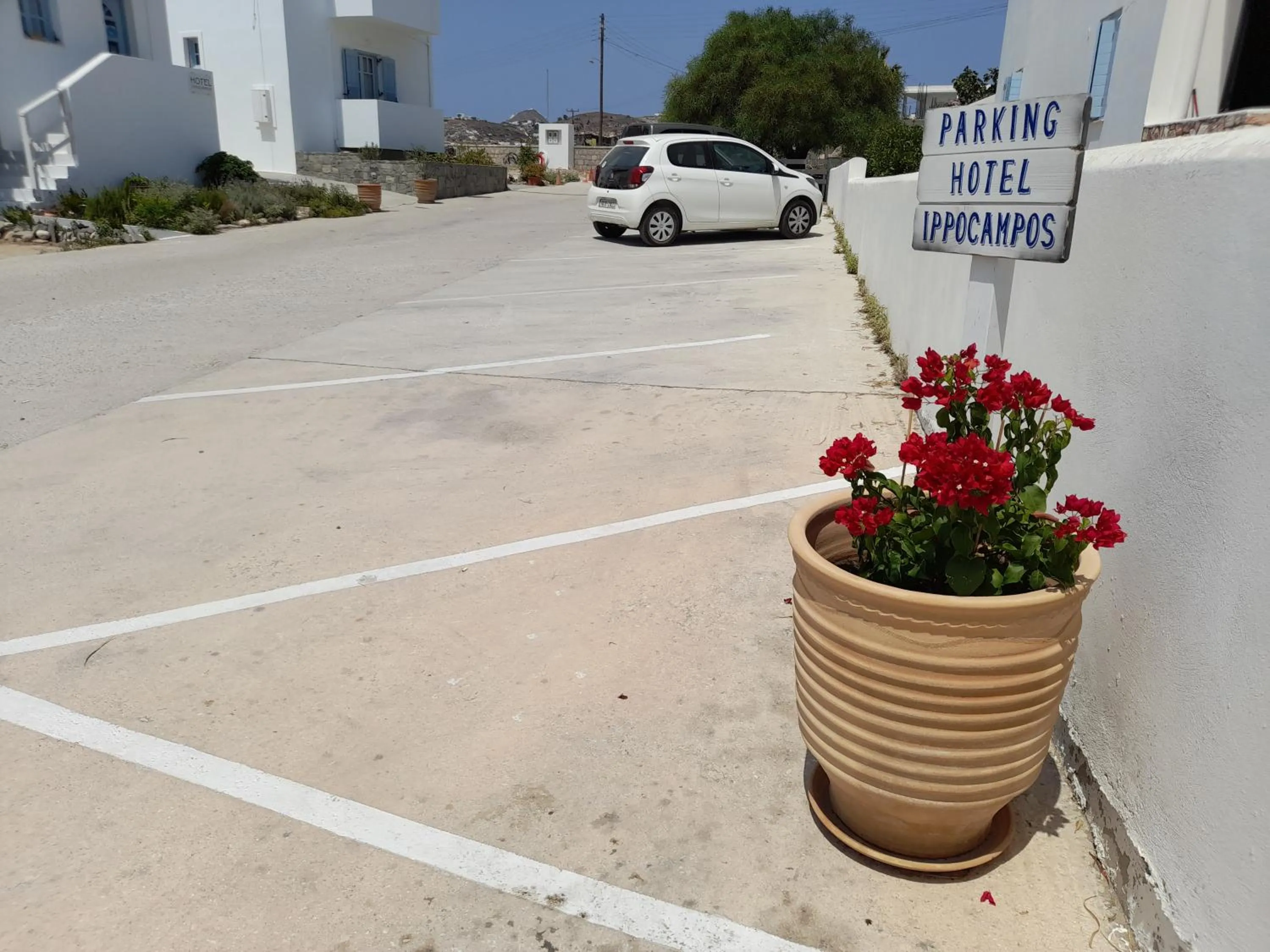 Parking in Hotel Ippocampos Studios