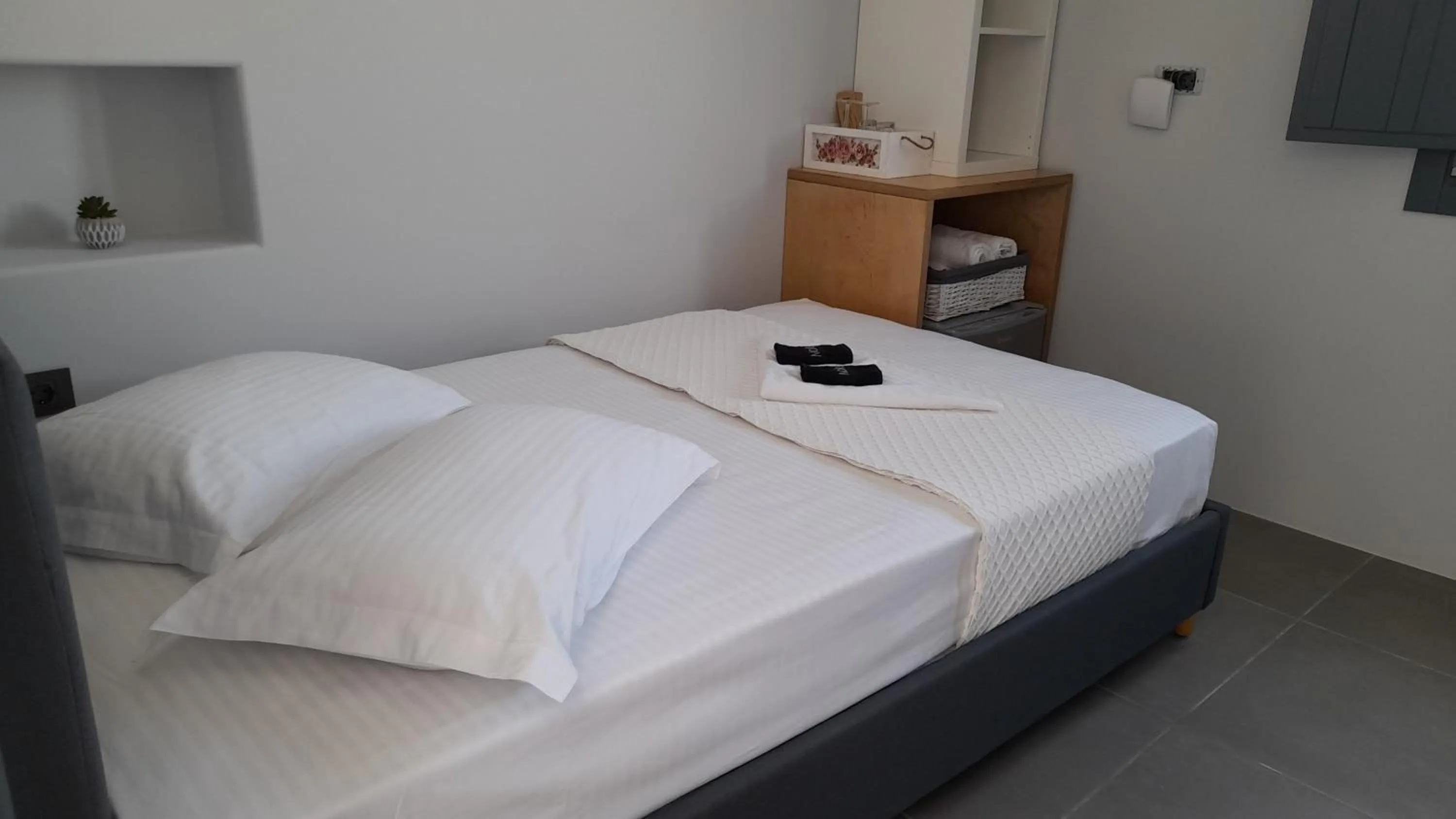 Bed in Hotel Ippocampos Studios