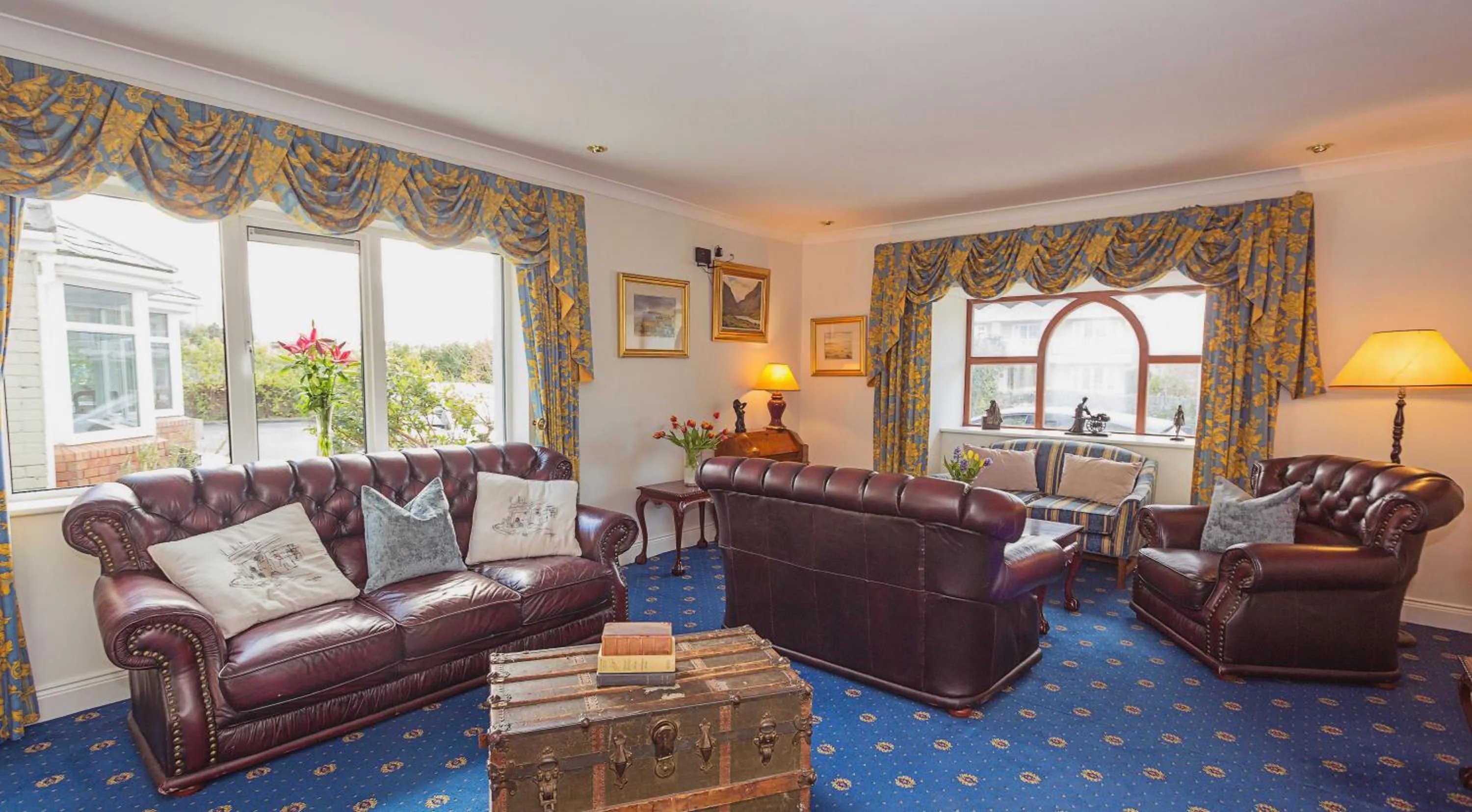 Living room in Abbey Lodge