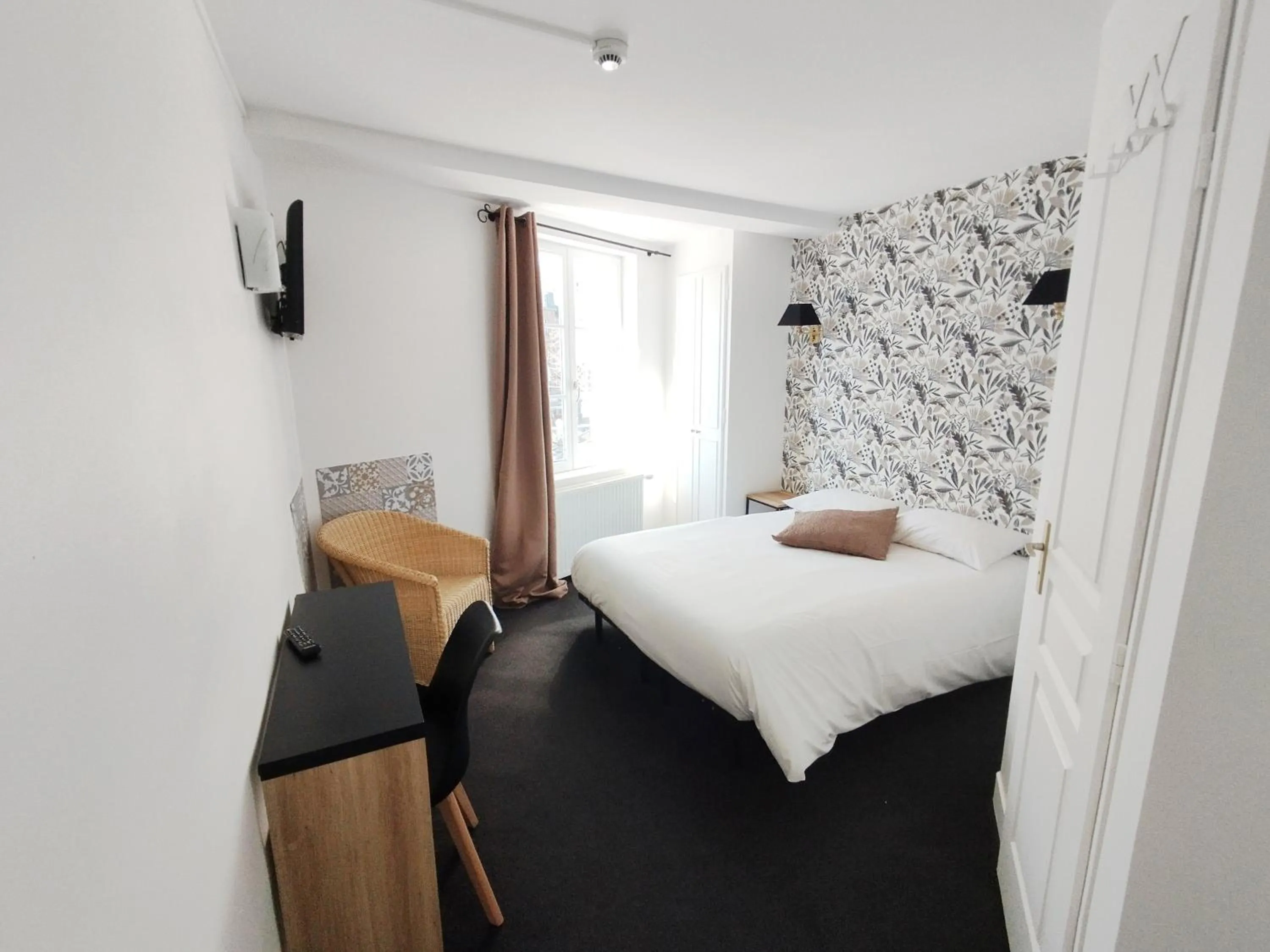 Bed in Les Cascades - Hôtel de Charme