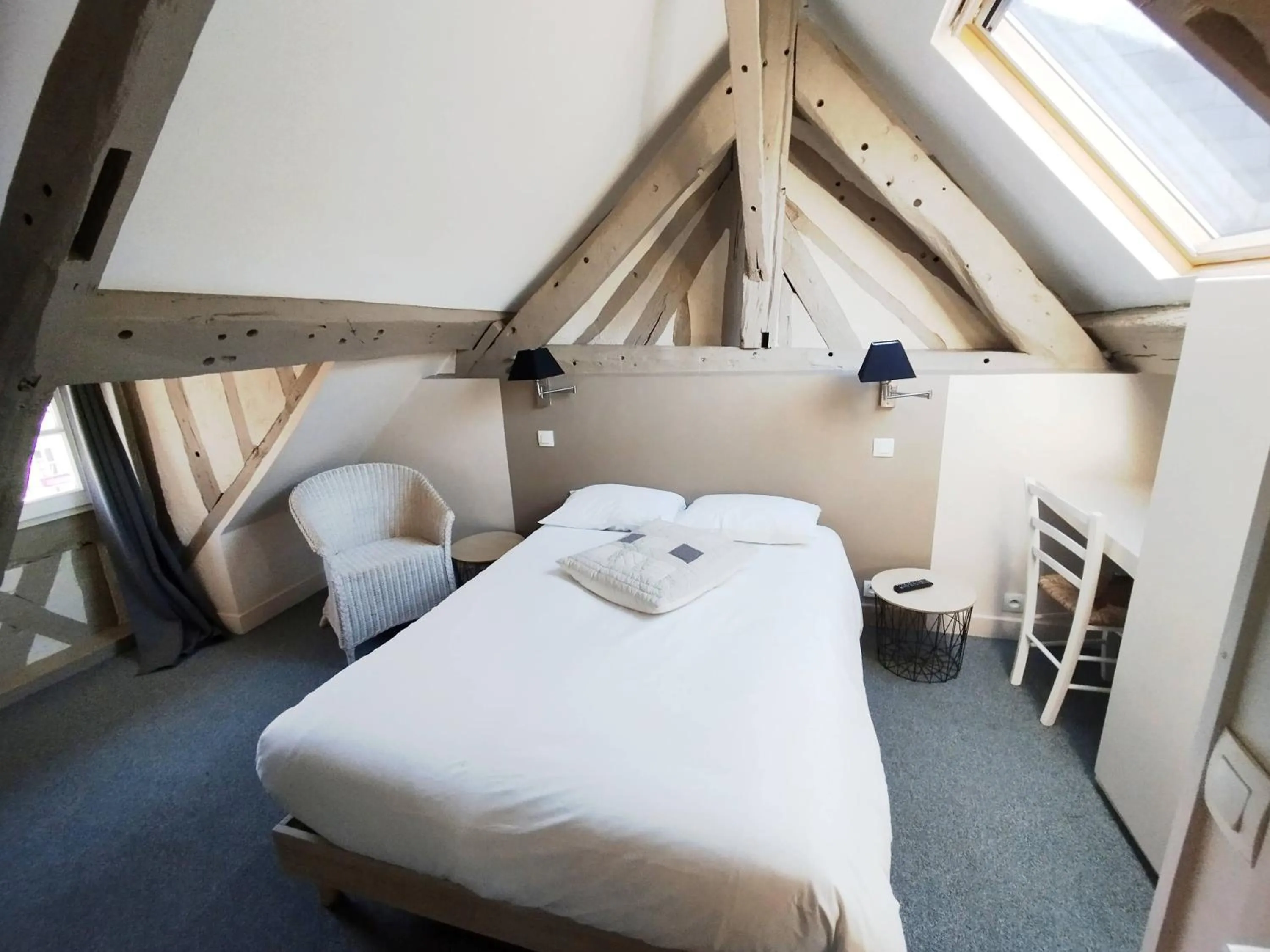 Bed in Les Cascades - Hôtel de Charme