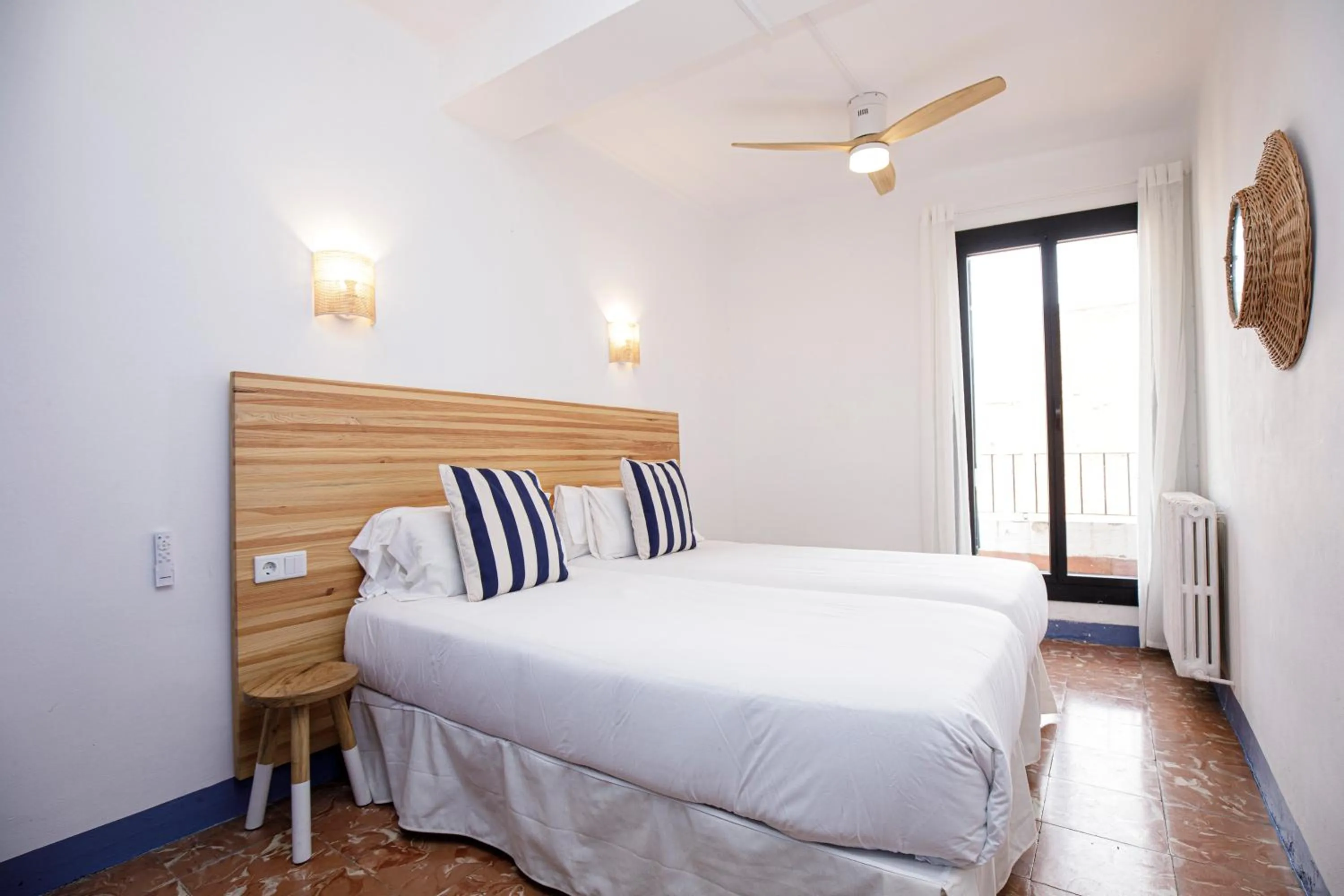 Bedroom, Bed in Hotel Casa Mas