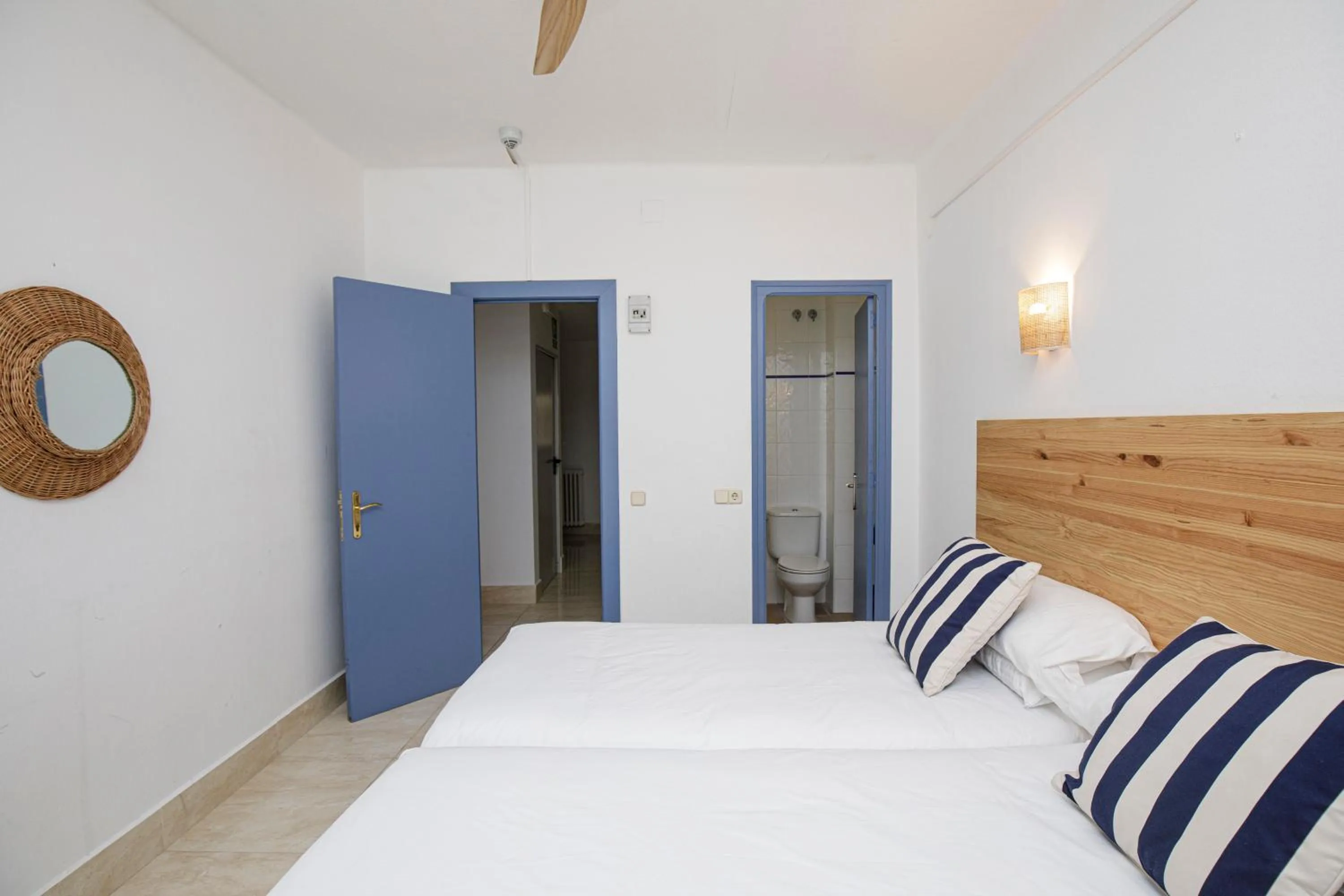 Bedroom, Bed in Hotel Casa Mas