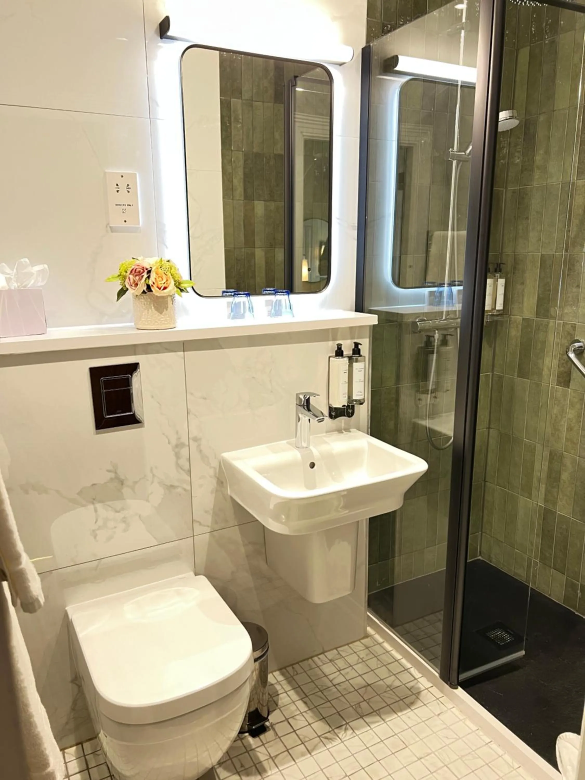 Waterloo Town House & Suites