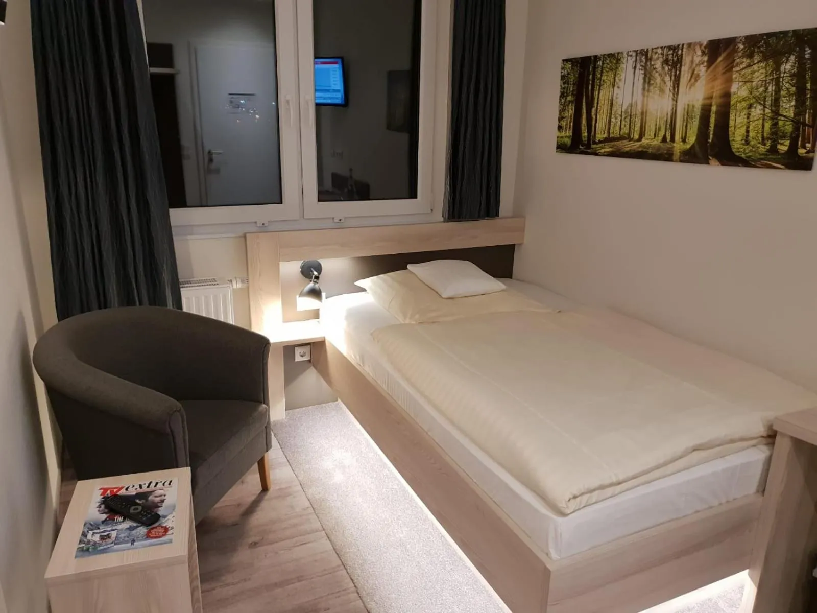 Photo of the whole room, Bed in Hotel Clemenswerther Hof