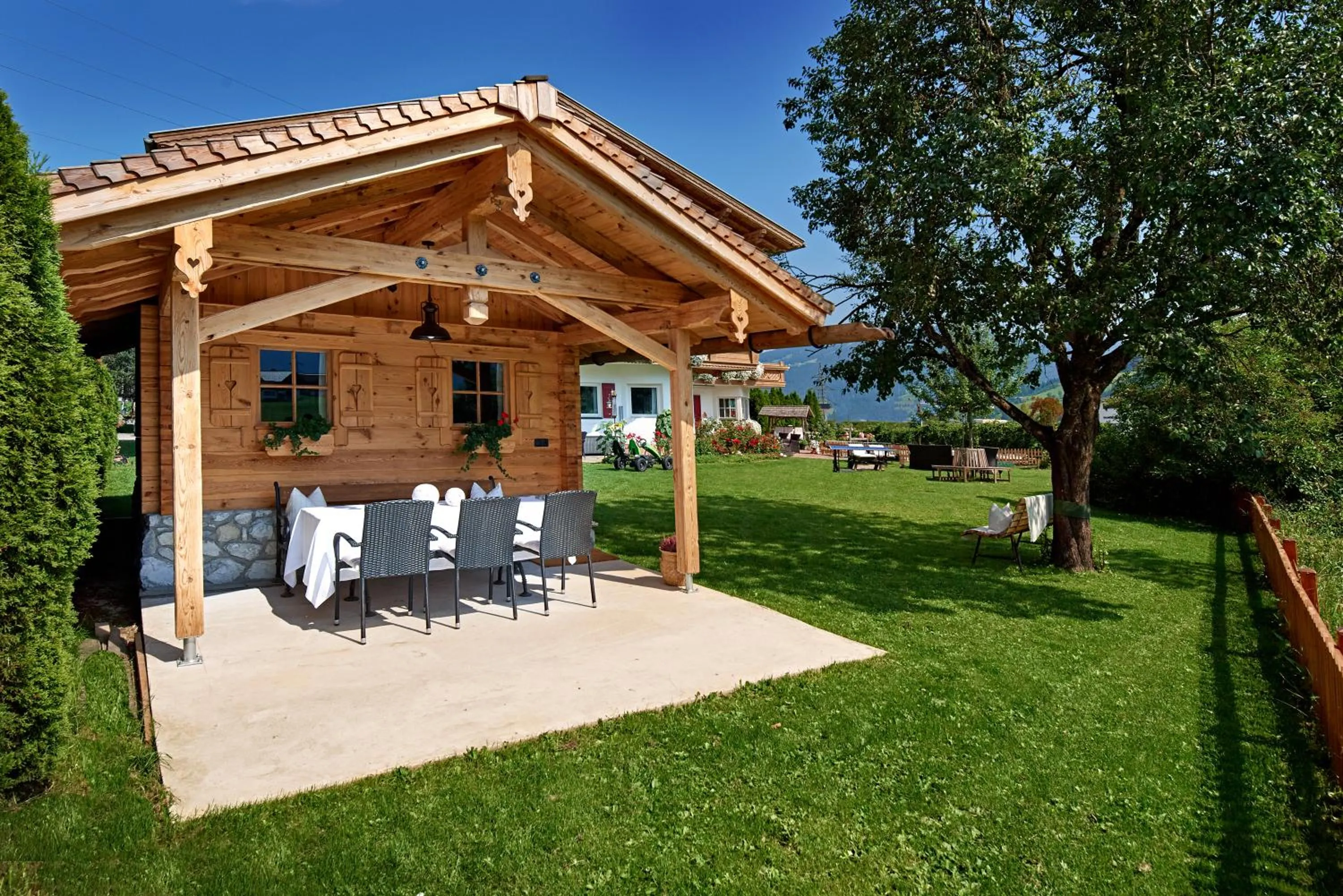 BBQ facilities in Aparthotel Dachsteinblick