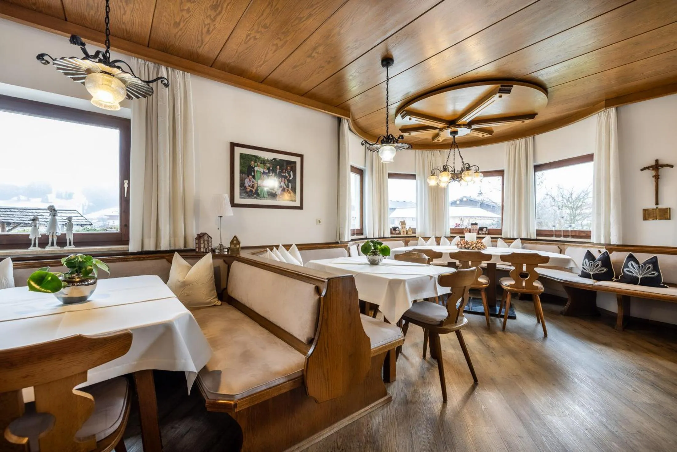 Evening entertainment in Aparthotel Dachsteinblick