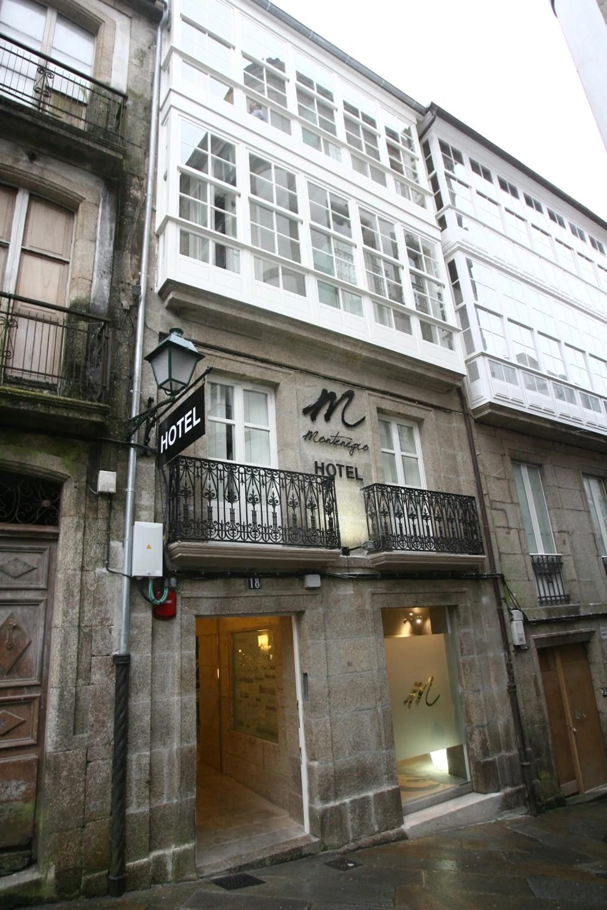 Facade/entrance in Hotel Montenegro Compostela